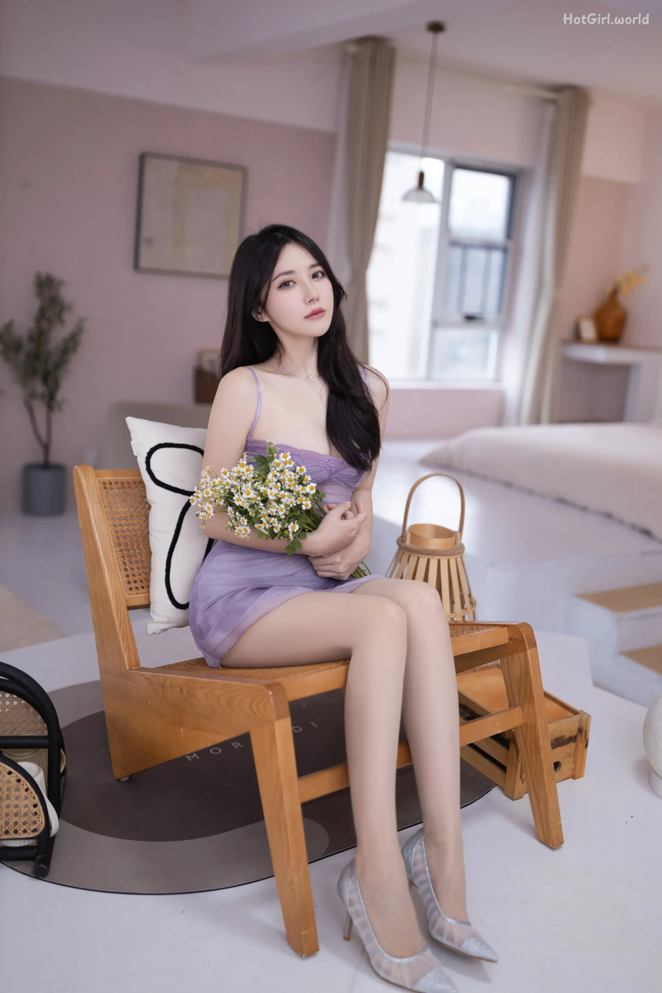 003_hotgirl.world.webp
