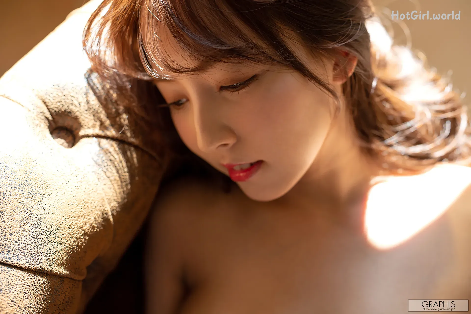 070_hotgirl.world.webp