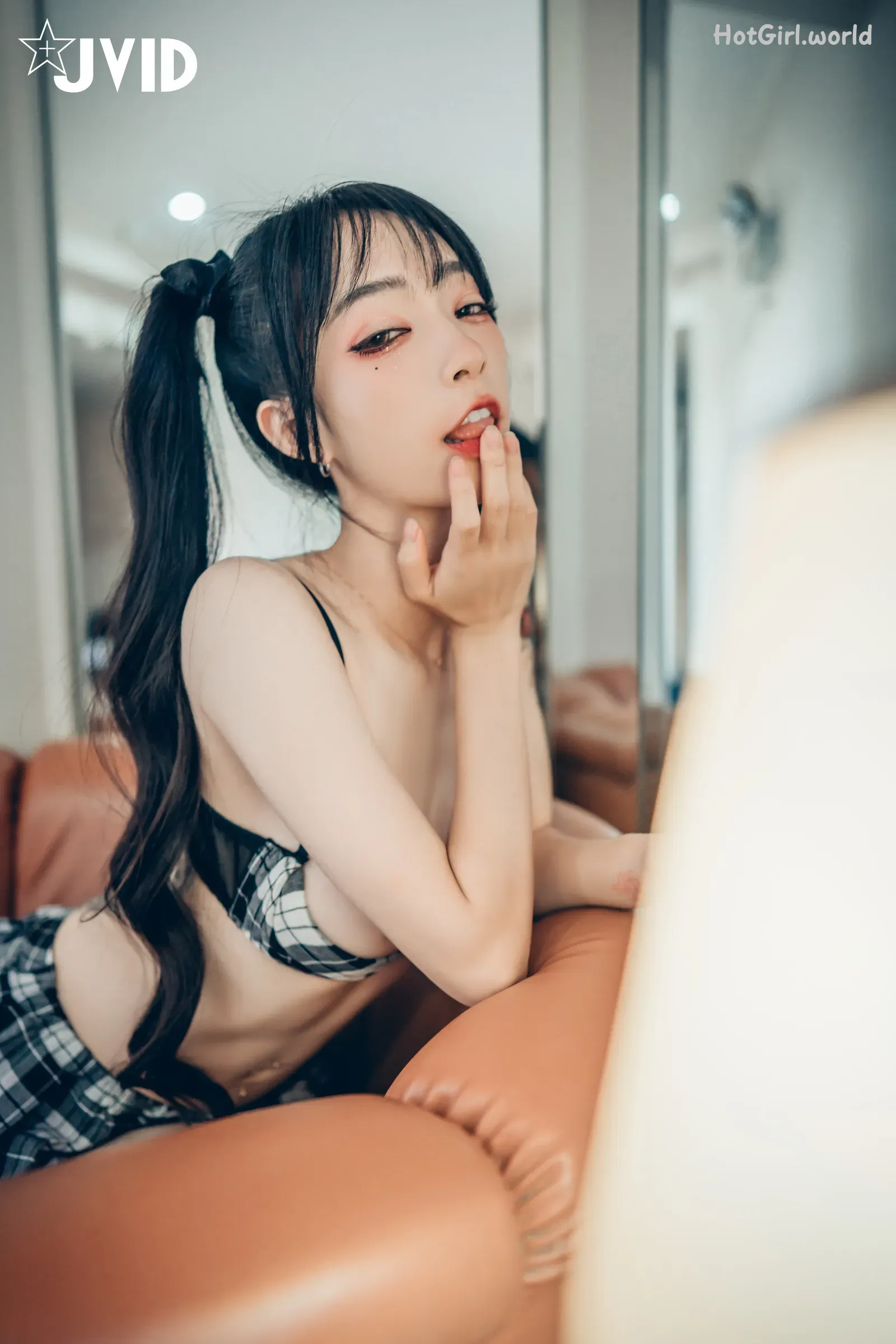135_hotgirl.world.webp