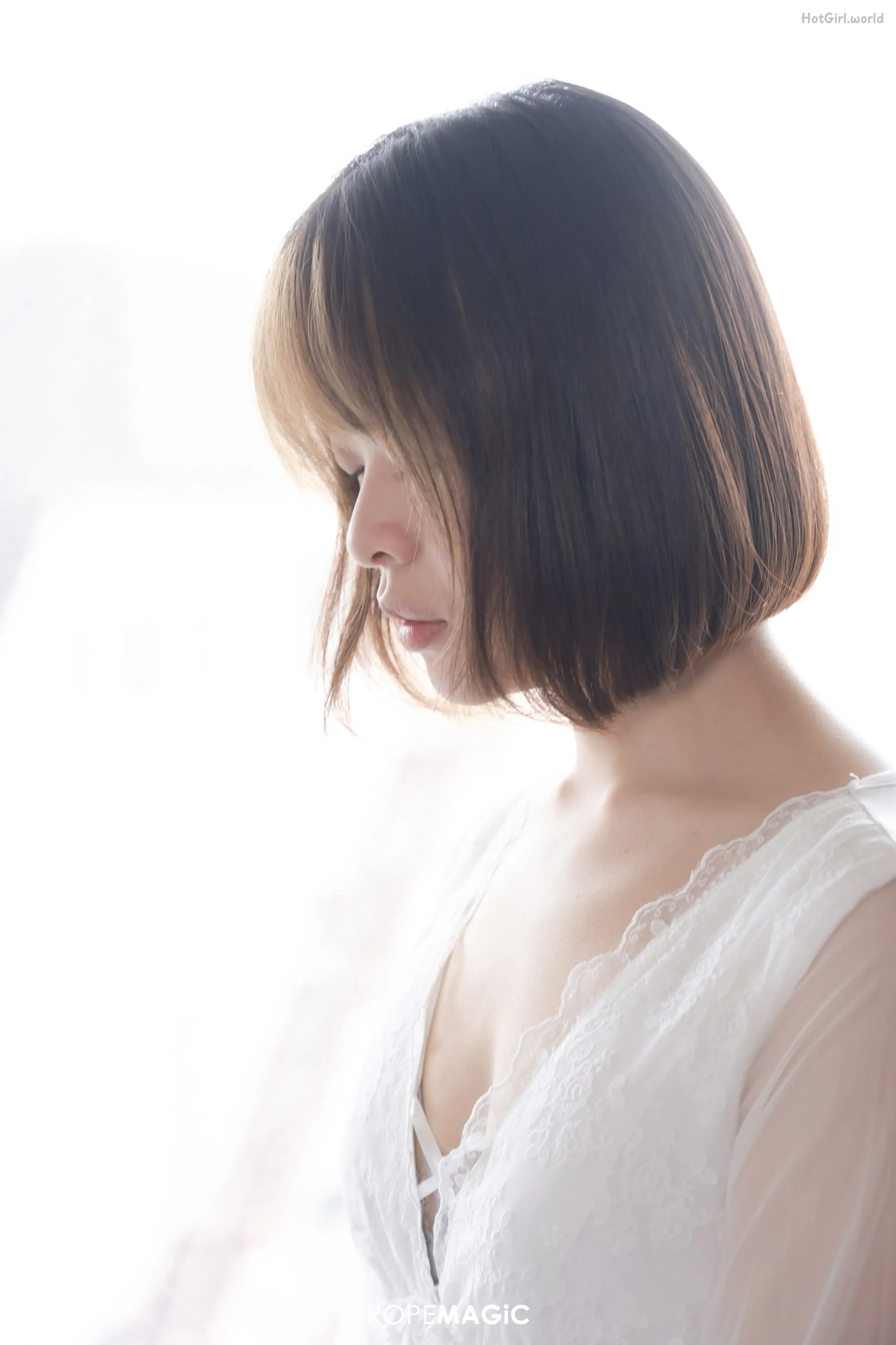 0002_hotgirl.world.webp