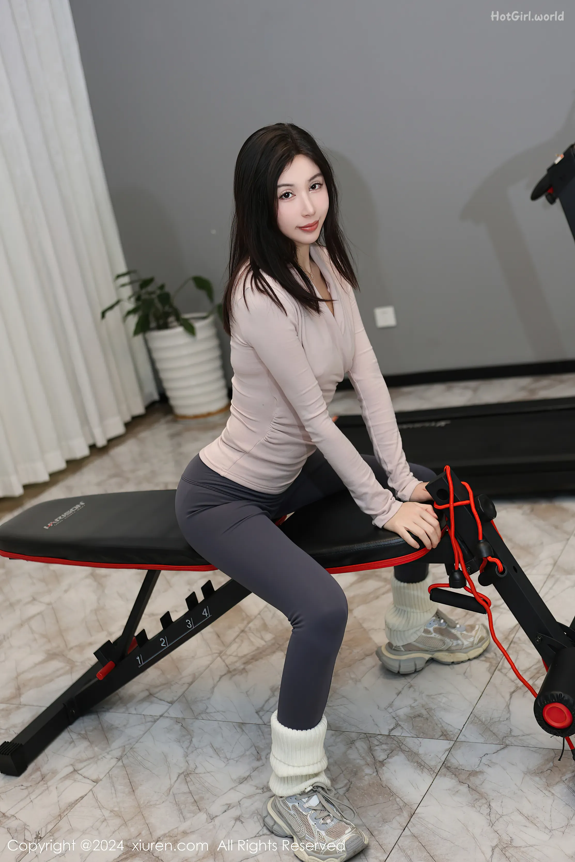 0003_hotgirl.world.webp