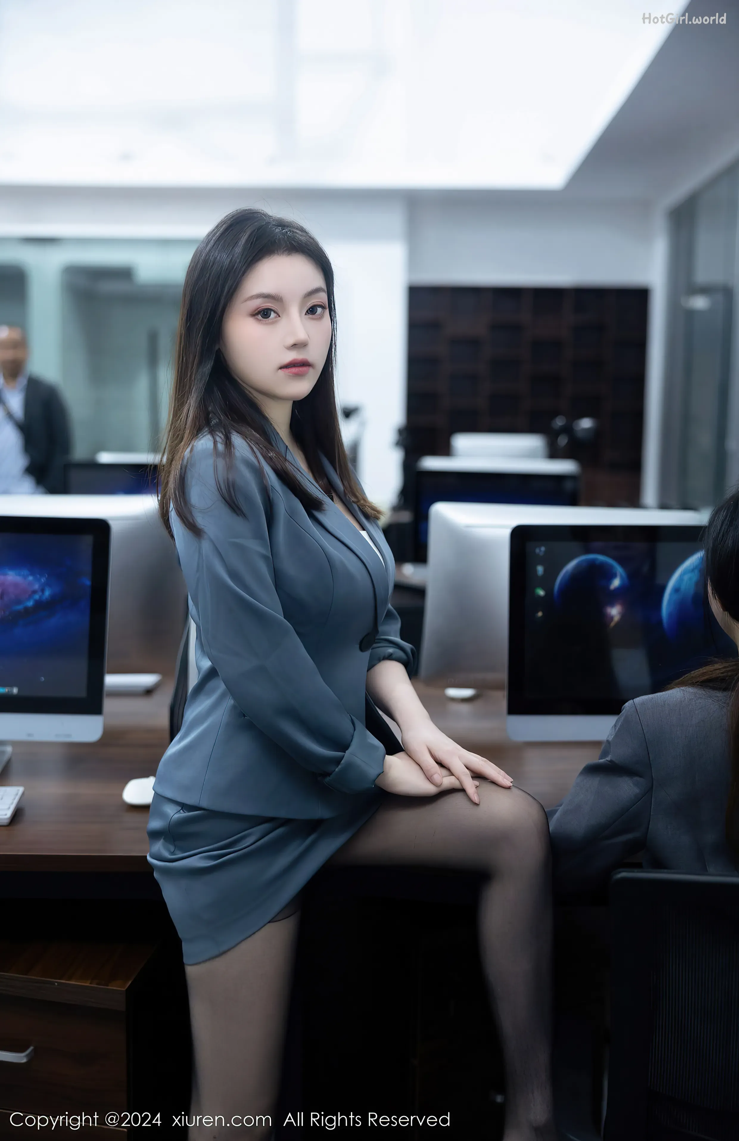 0001_hotgirl.world.webp