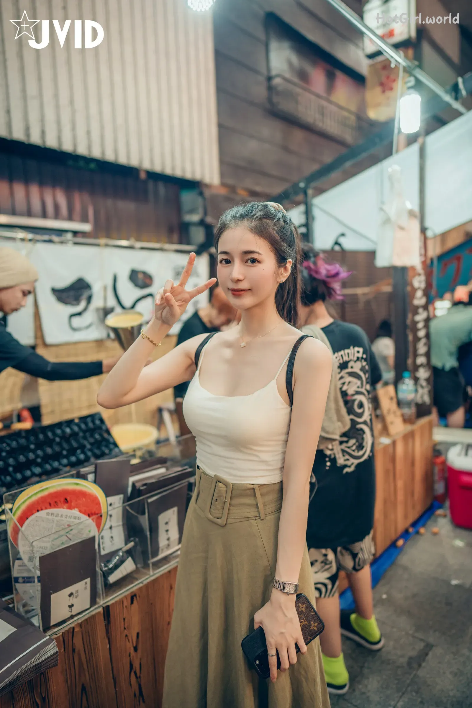 199_hotgirl.world.webp