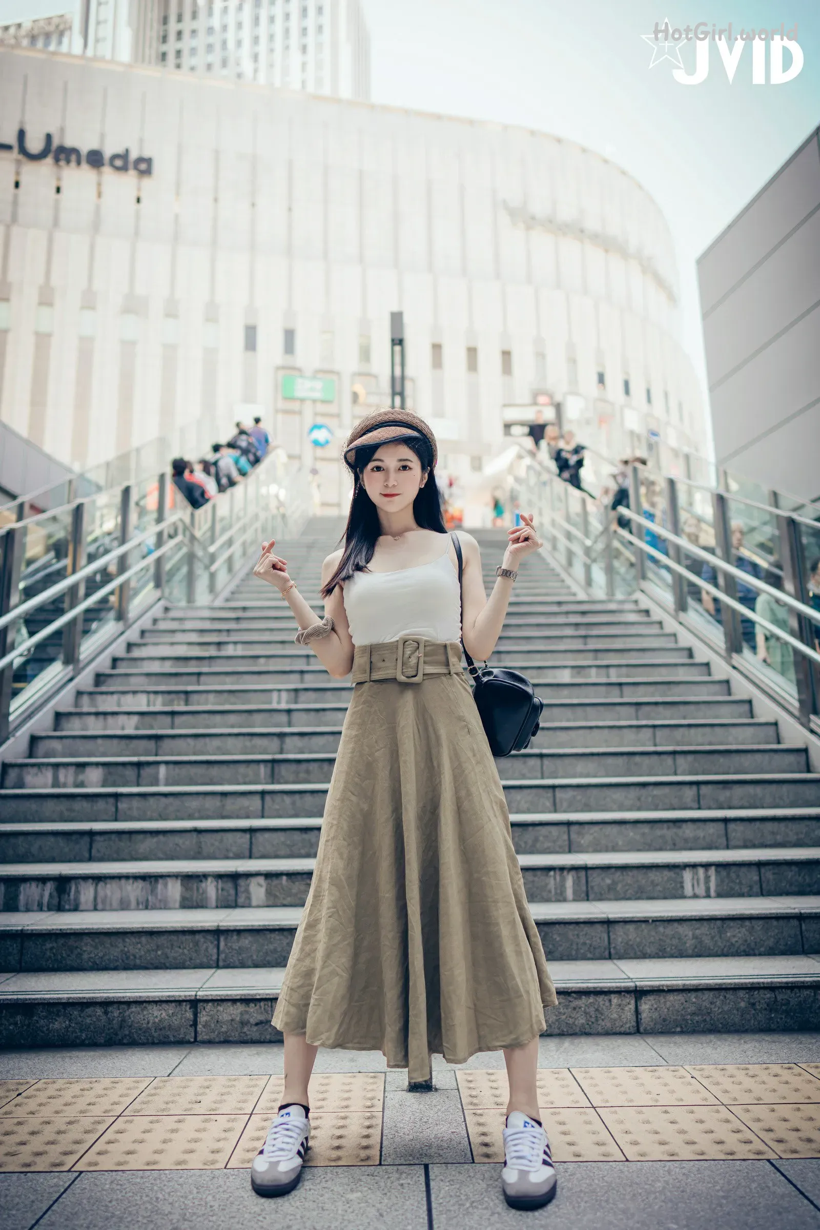 235_hotgirl.world.webp