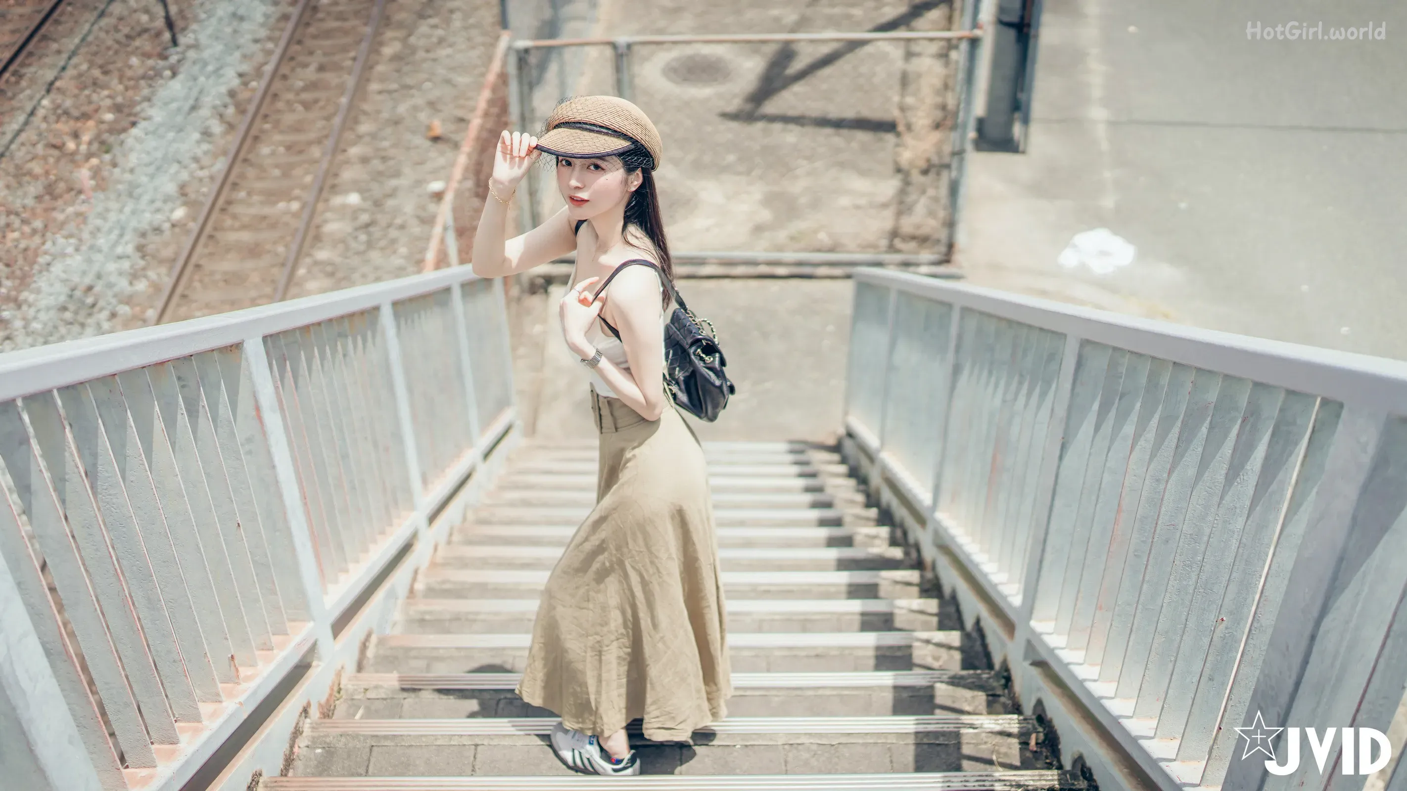 238_hotgirl.world.webp