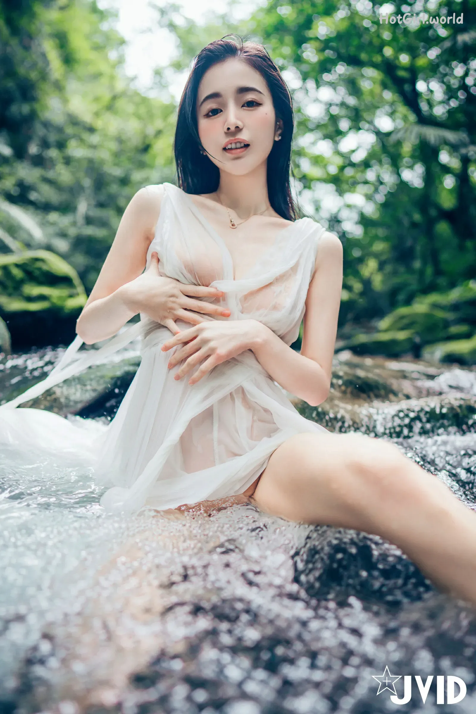 120_hotgirl.world.webp
