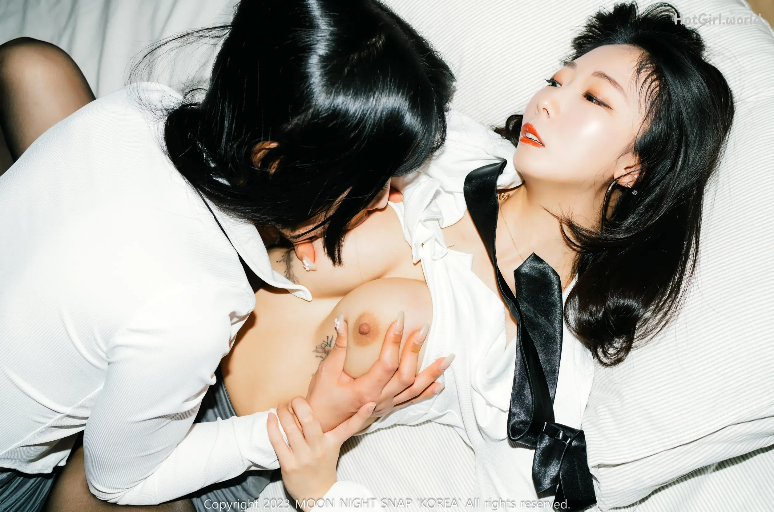 Moon-Night-Snap-Mona-and-Jucy-Stick-hotgirl.world-015.webp
