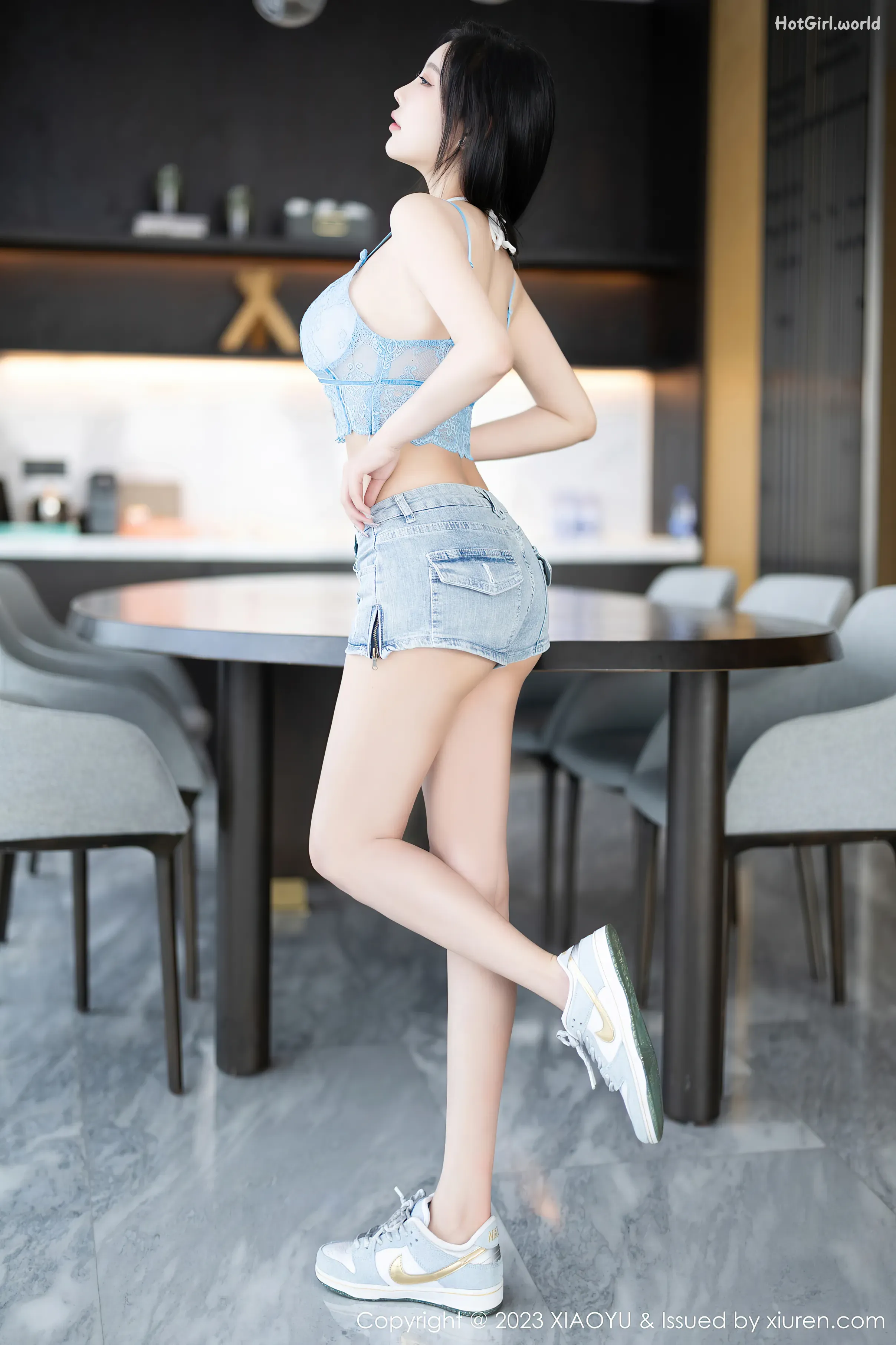 0004_hotgirl.world.webp