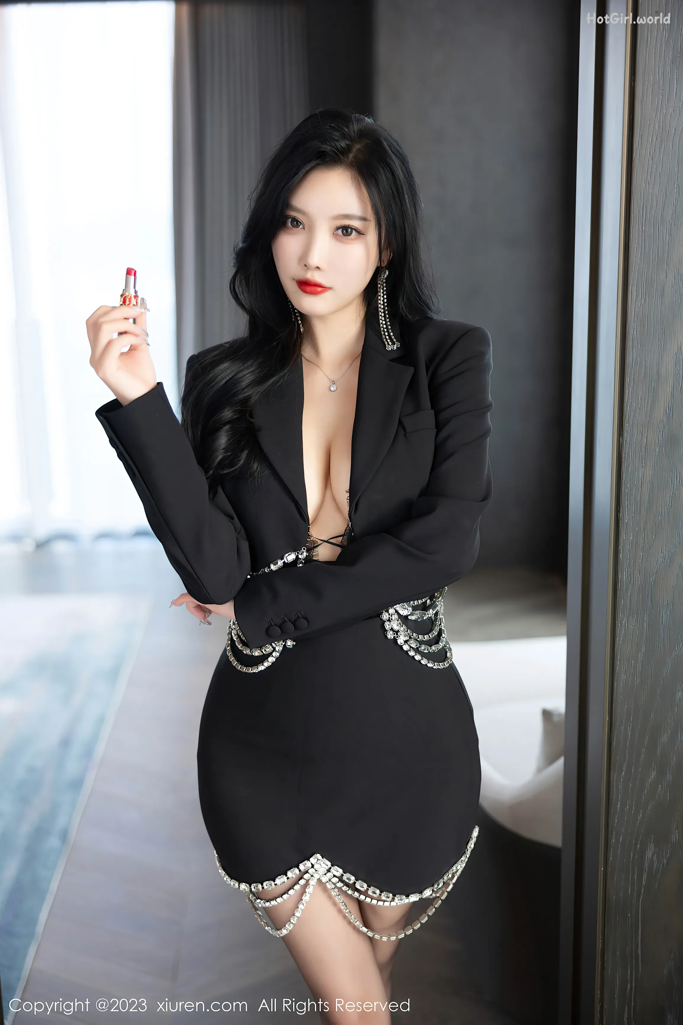 0004_hotgirl.world.webp