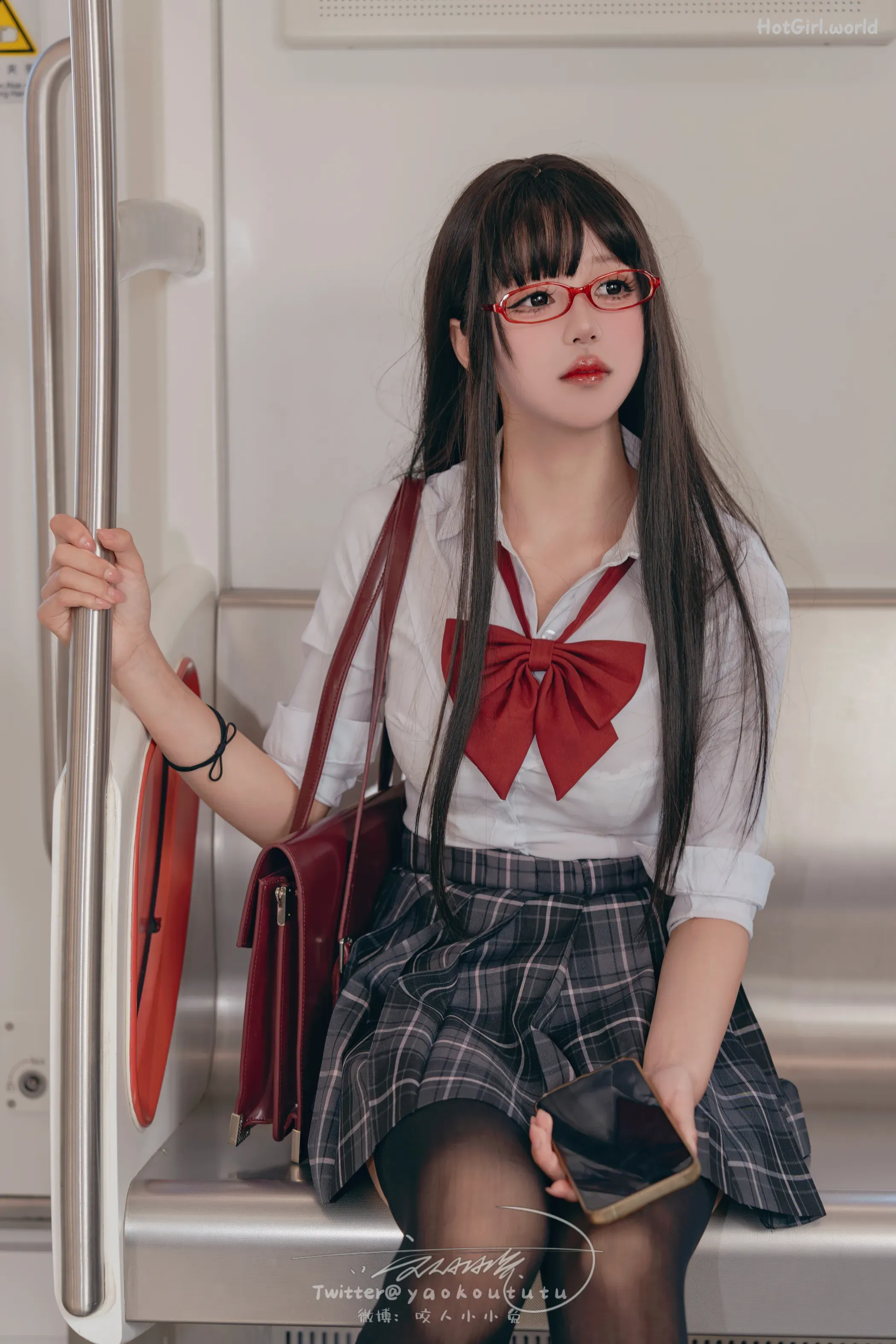 Coser-and-hotgirl.world-056.webp