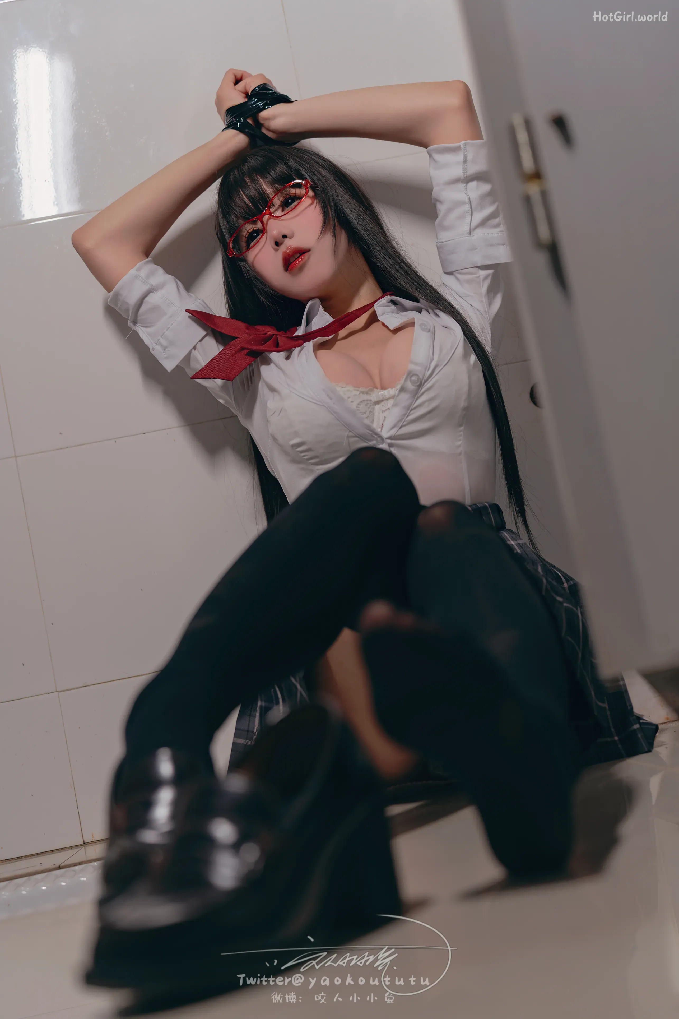 Coser-and-hotgirl.world-058.webp