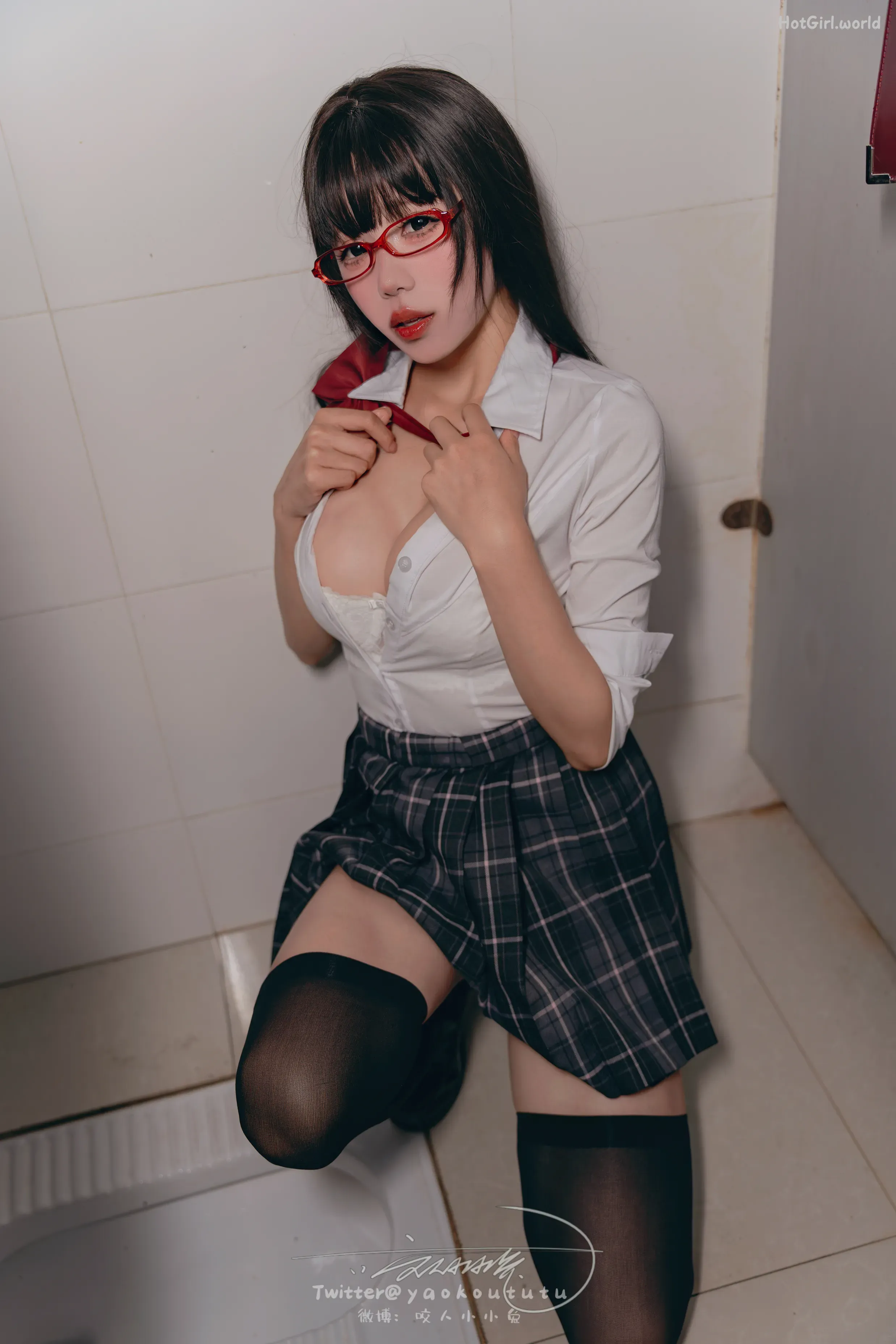 Coser-and-hotgirl.world-064.webp