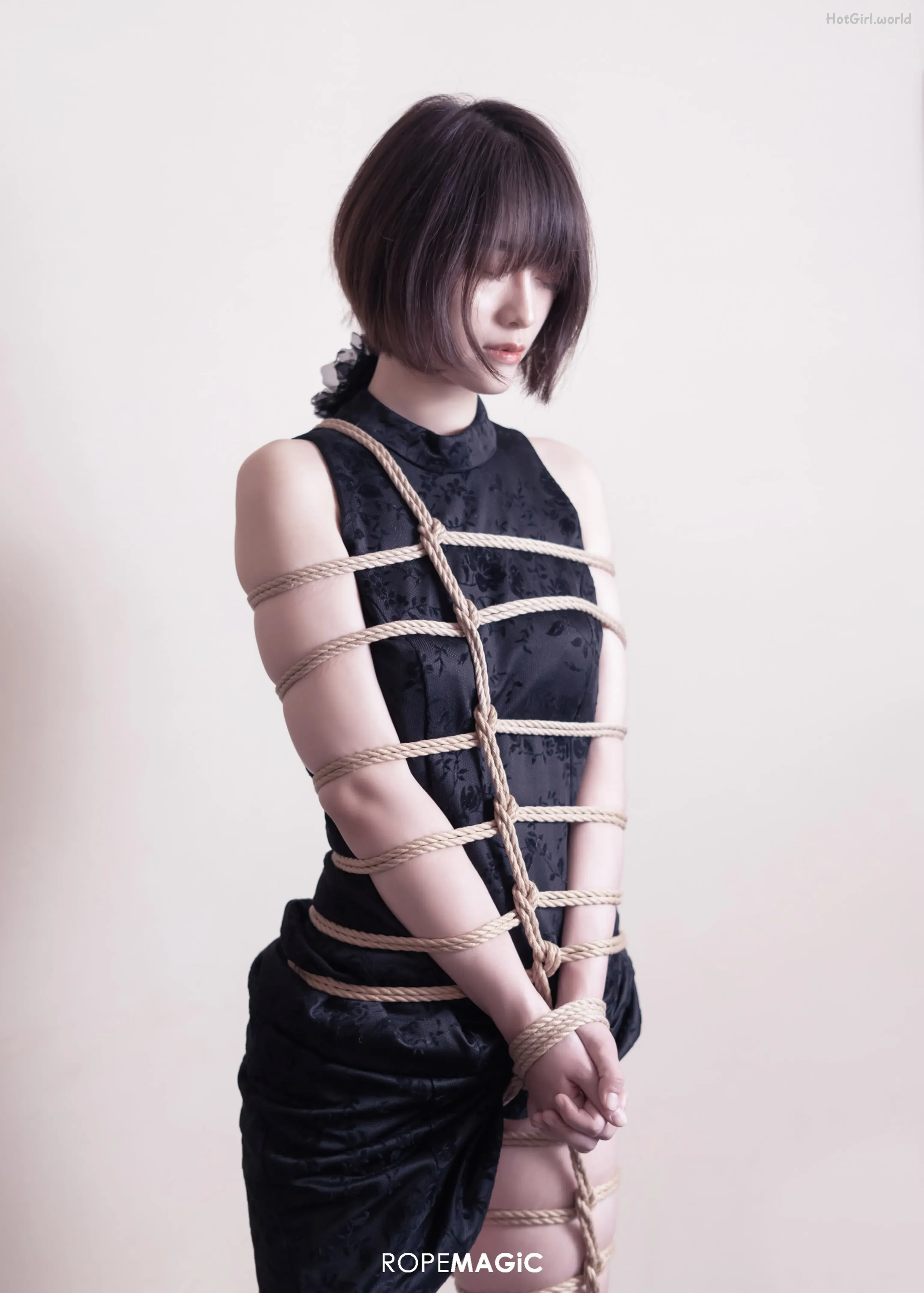 0007_hotgirl.world.webp