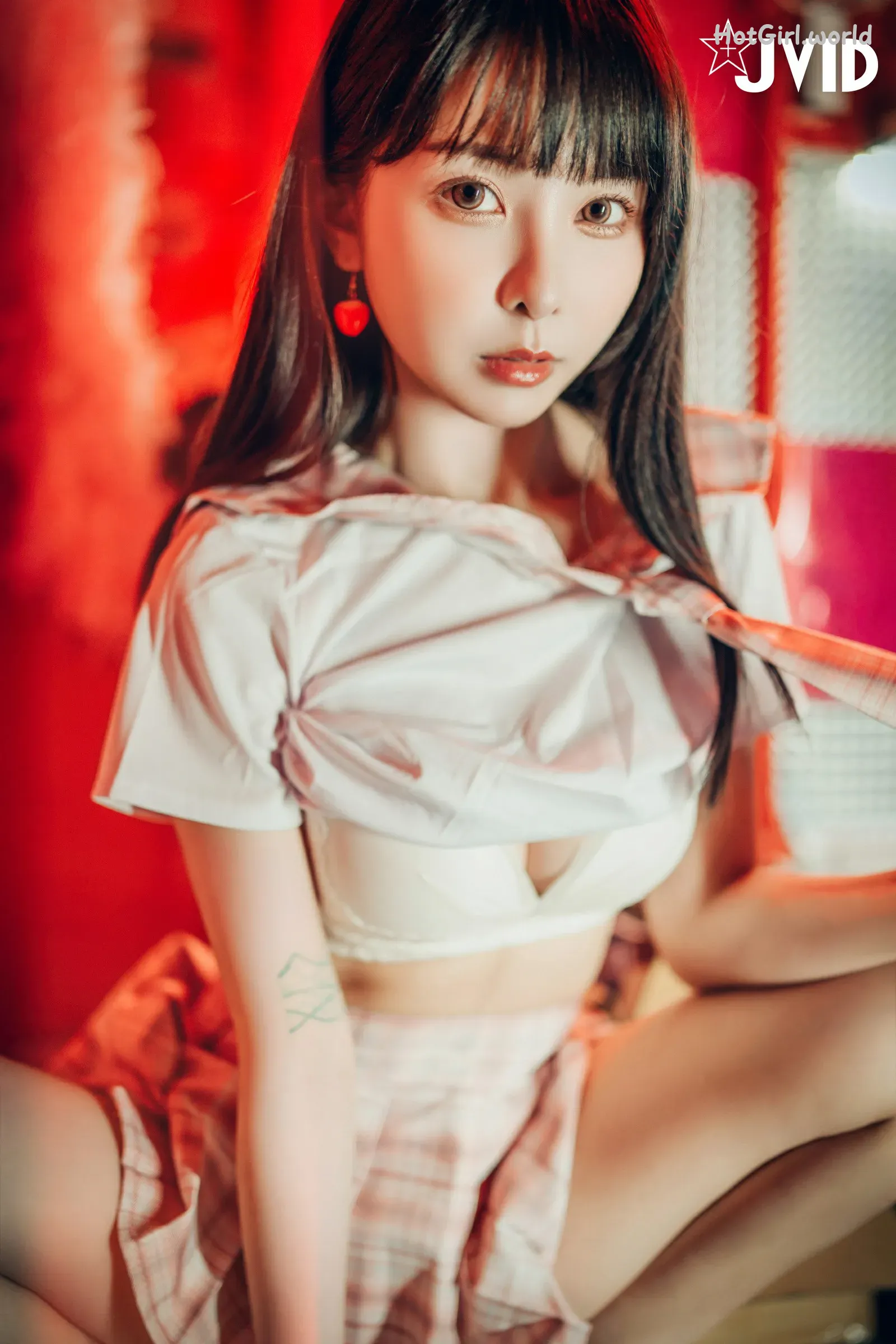 105_hotgirl.world.webp