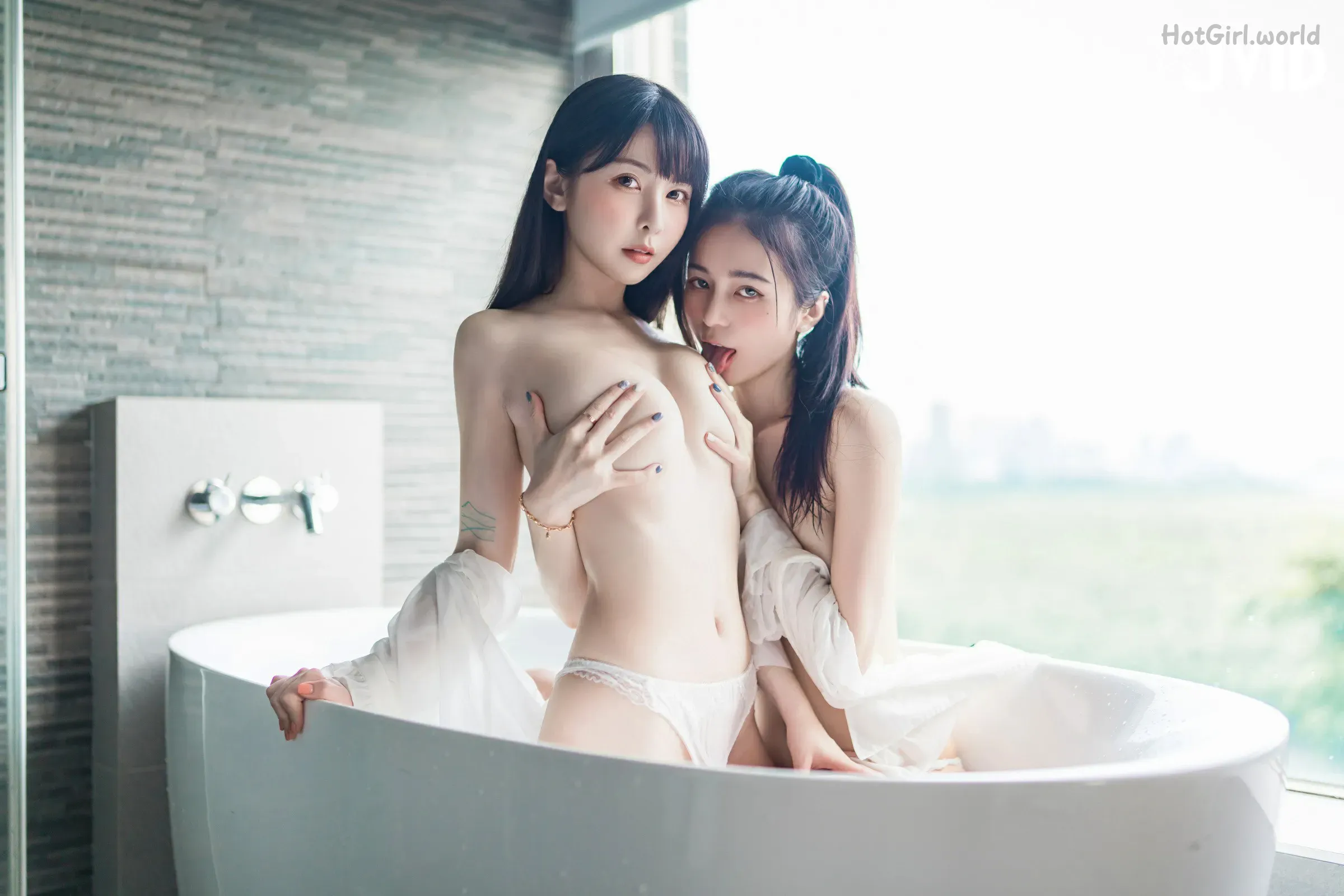 220_hotgirl.world.webp