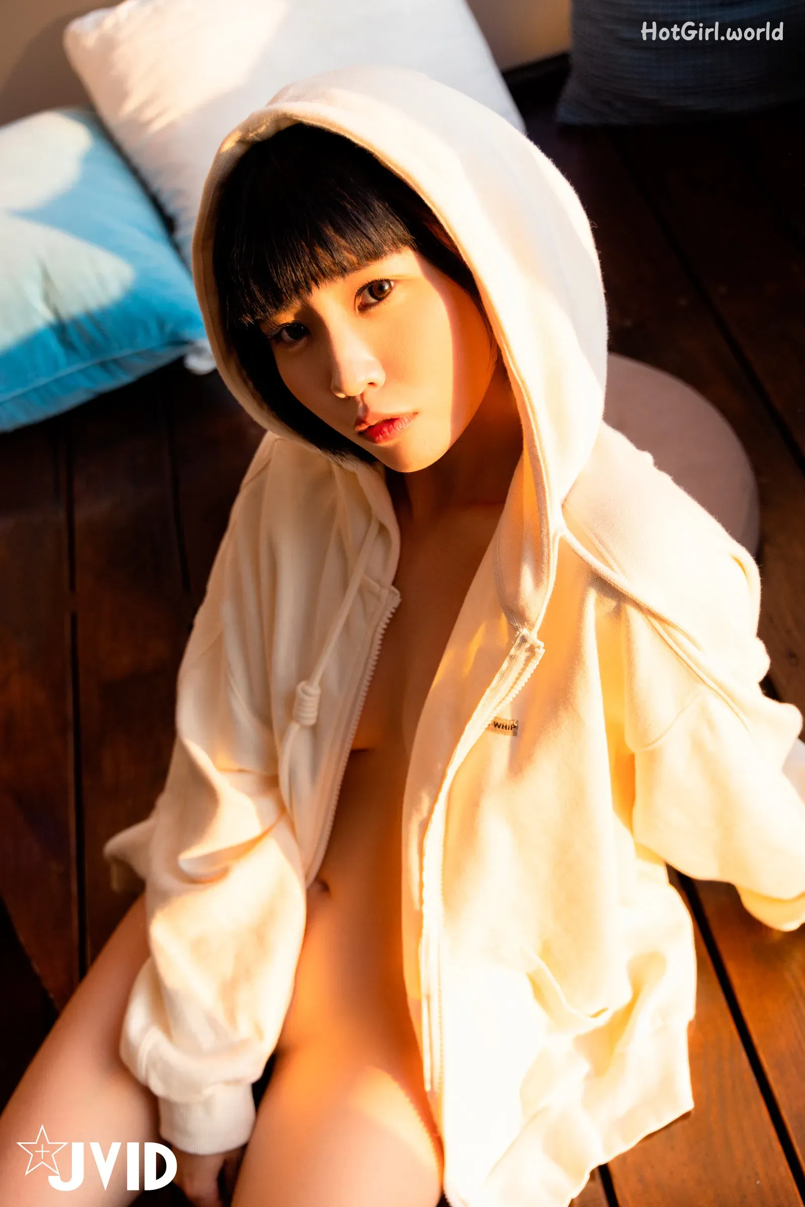 120_hotgirl.world.webp