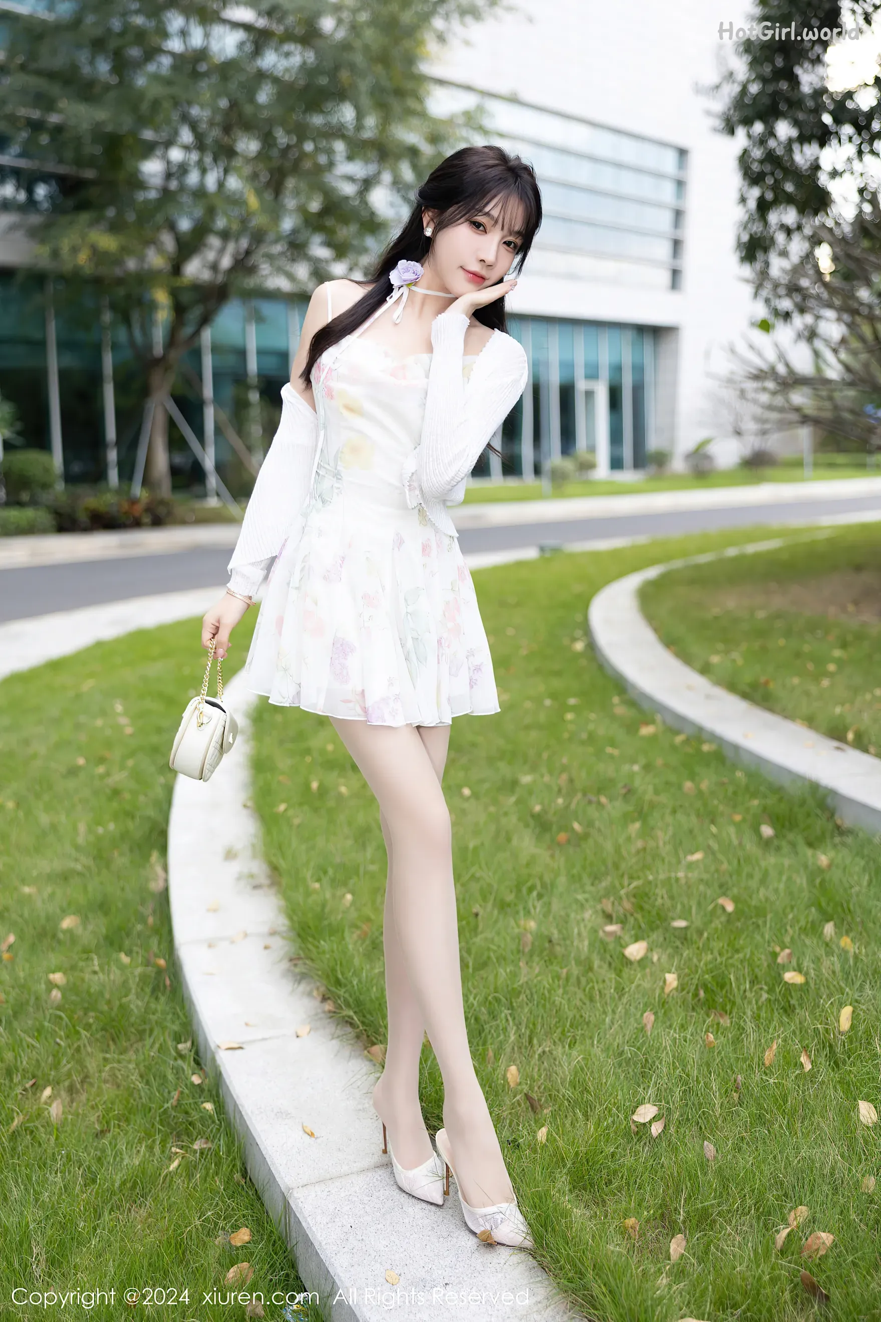0003_hotgirl.world.webp
