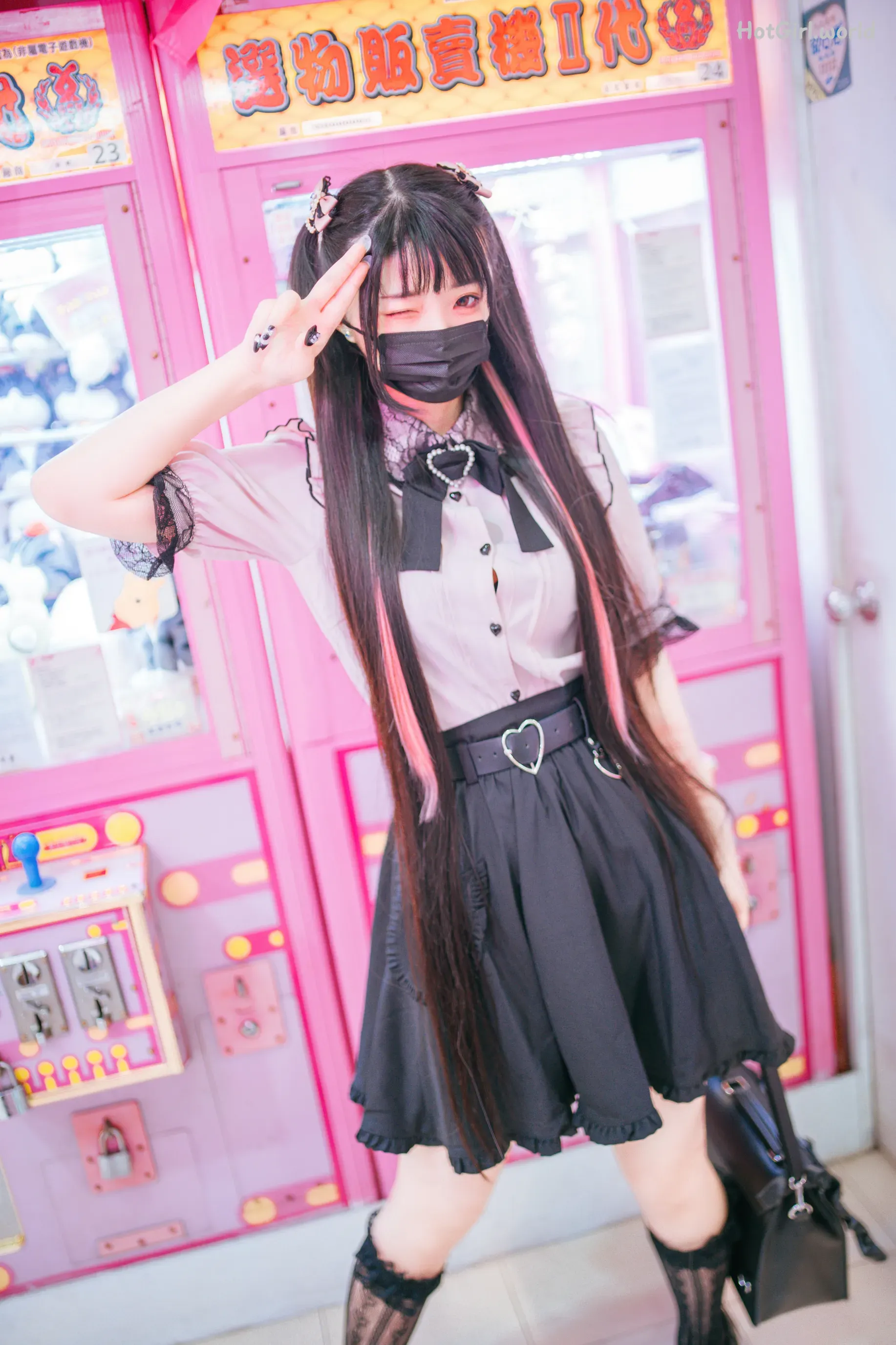 Coser-Raku-Night-LiLy-hotgirl.world-056.webp