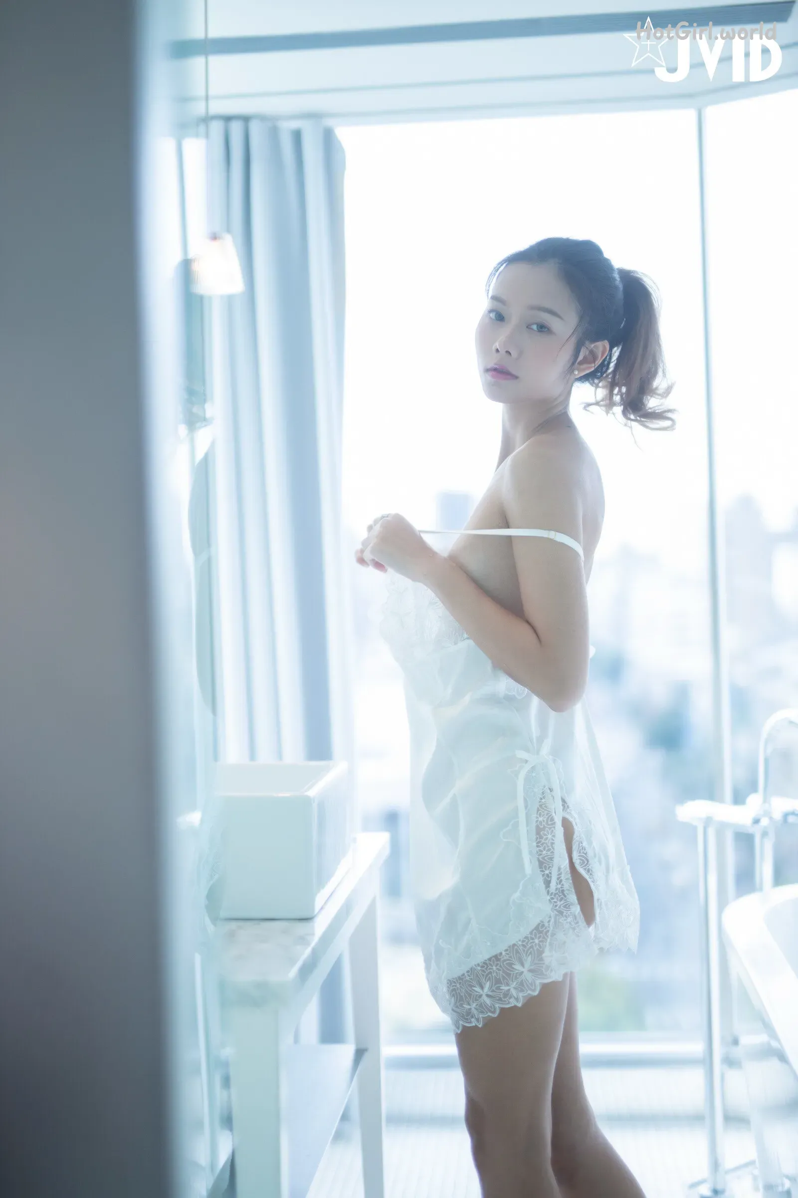 102_hotgirl.world.webp