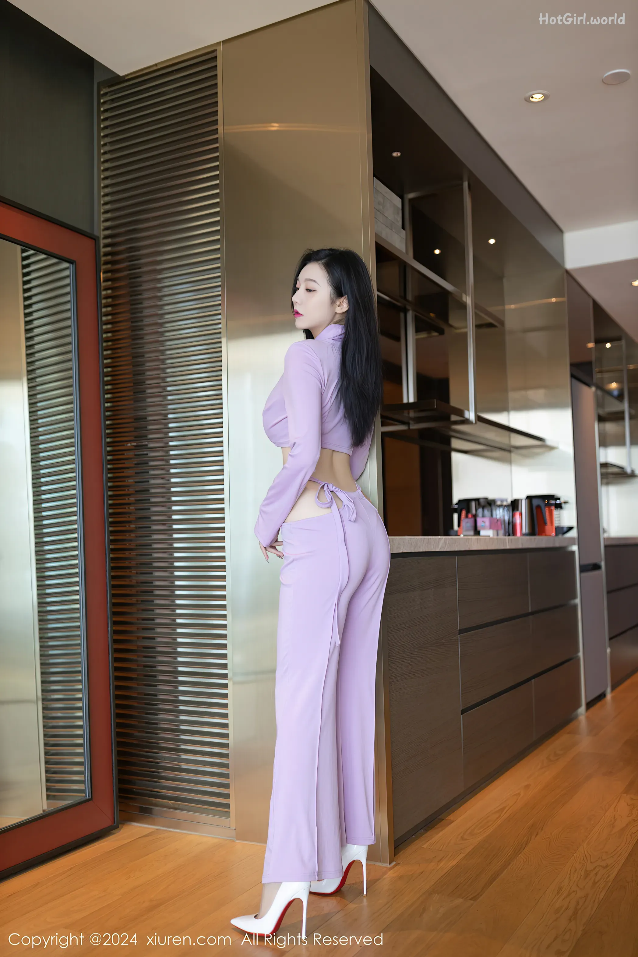 0001_hotgirl.world.webp