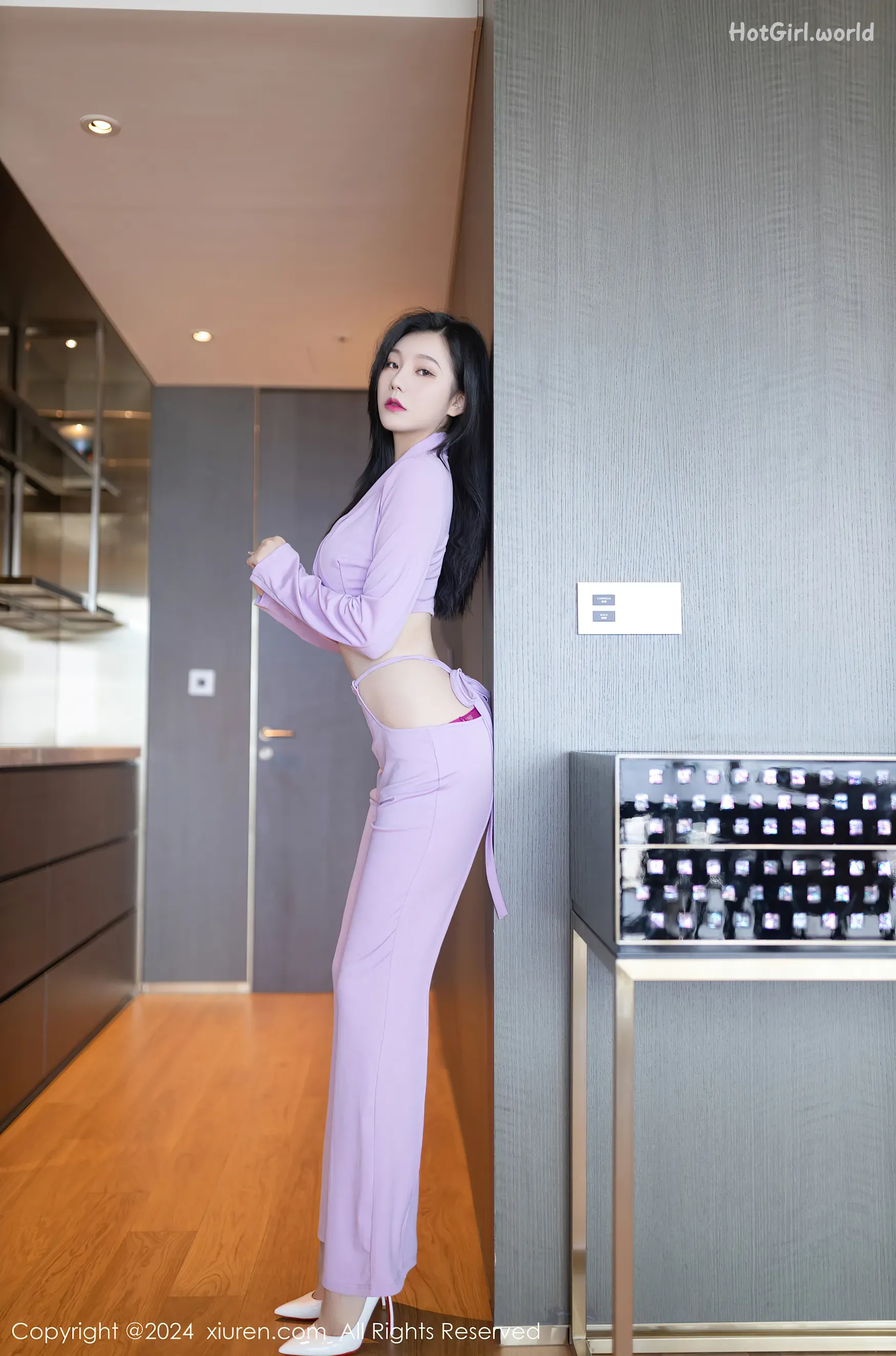 0004_hotgirl.world.webp