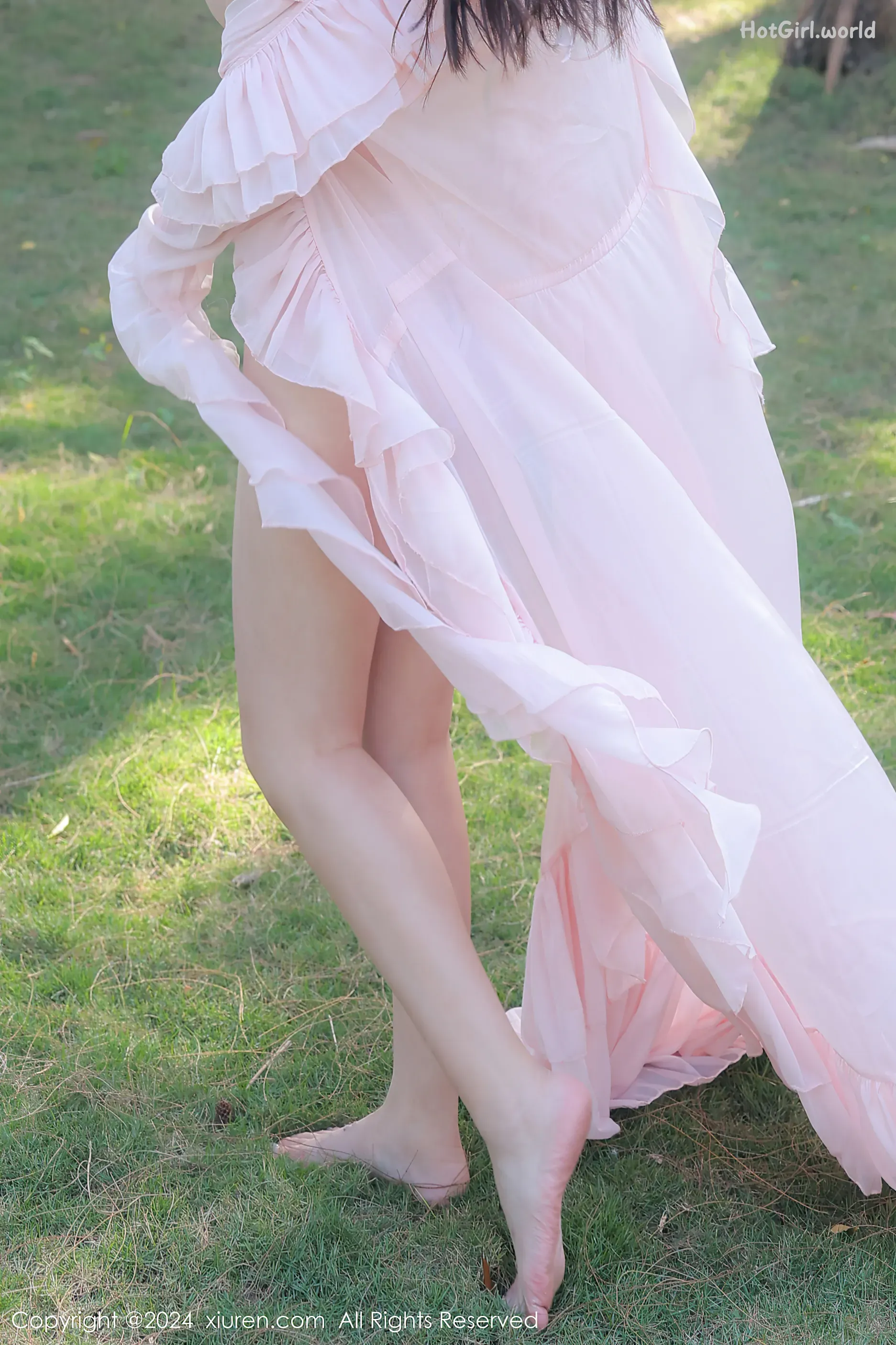 0002_hotgirl.world.webp