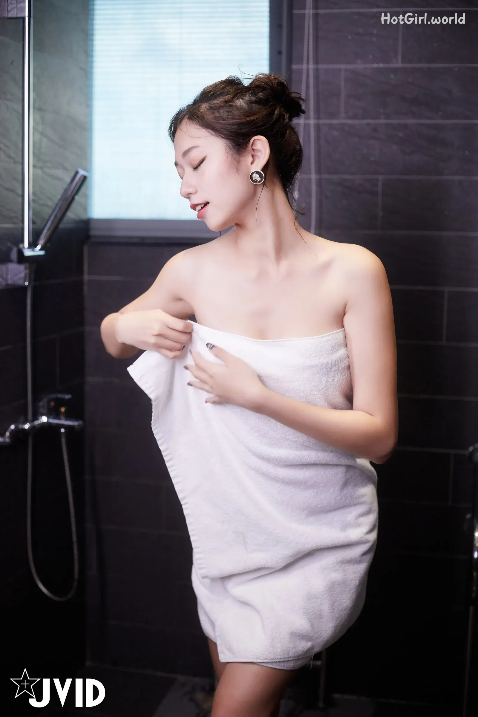 083_hotgirl.world.webp