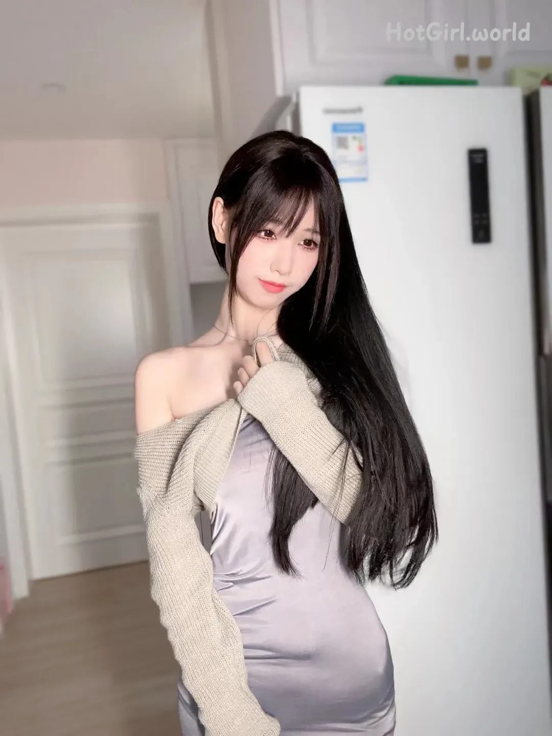 Cao-Mei-Zhou-Zhou-草莓粥粥-2023-04月舰长福利-0002-7704205740_hotgirl.world.webp