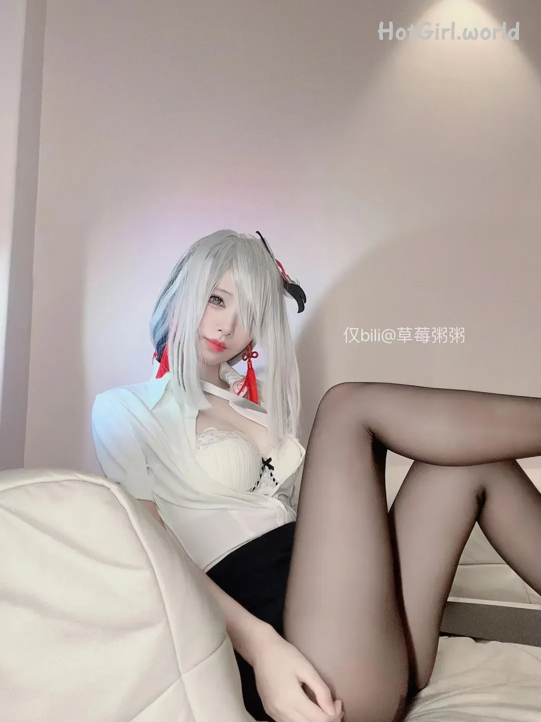 090_hotgirl.world_hotgirl.world.webp