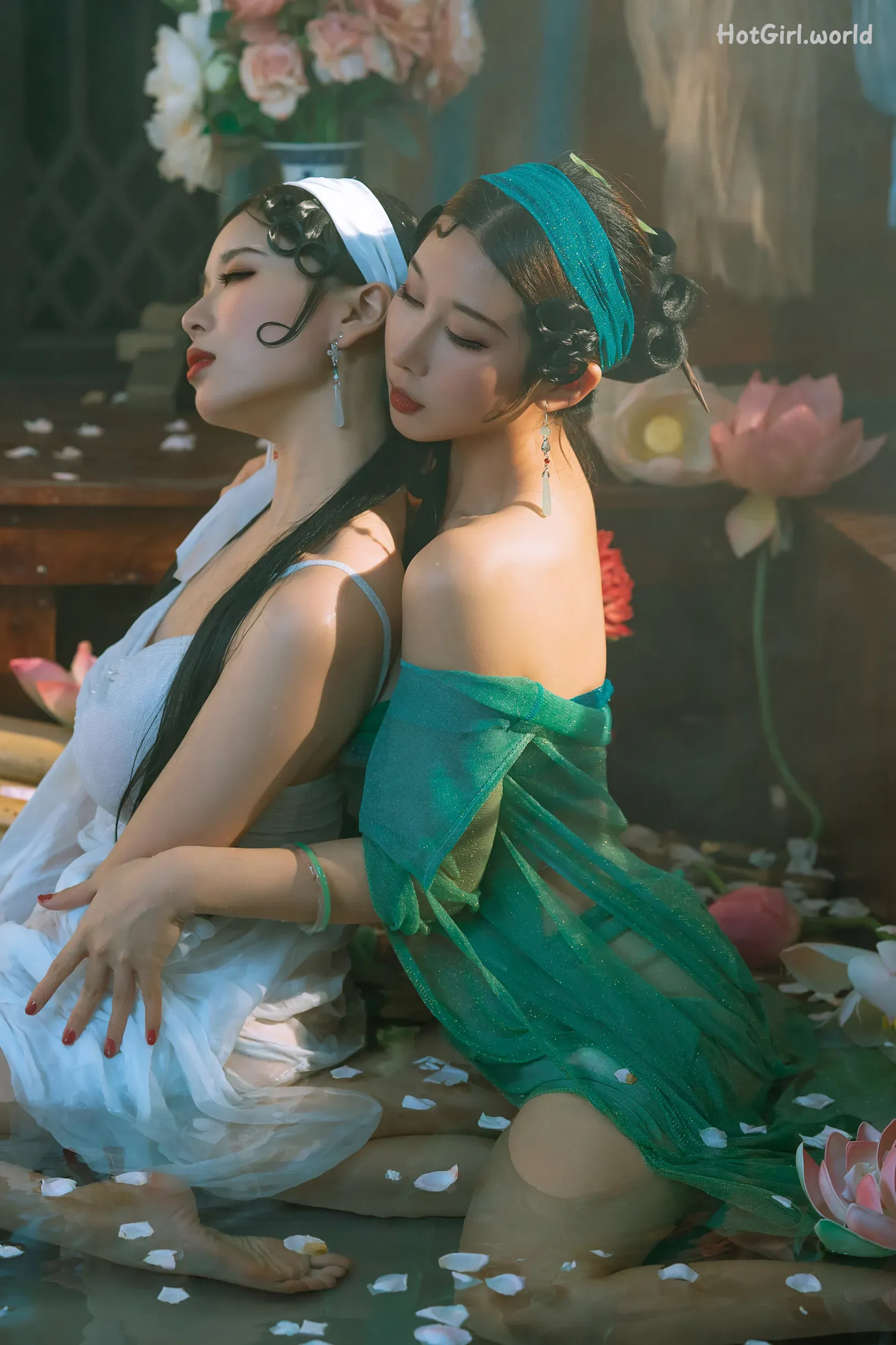 Coser-云溪溪-Yunx1x1-Vol.083-奶桃桃-轩萧学姐-白娘子-青蛇