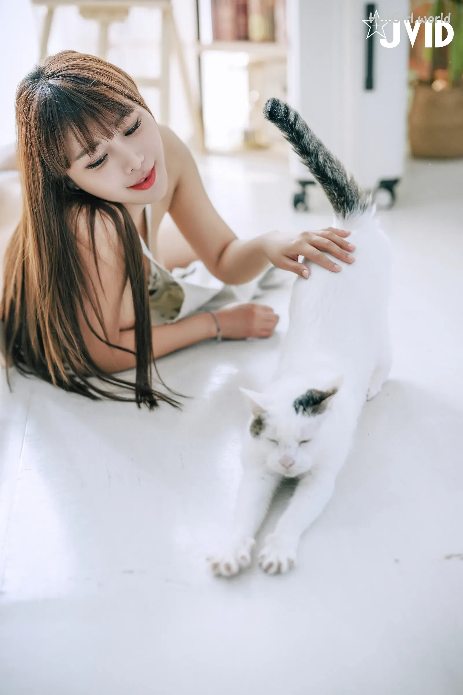 144_hotgirl.world.webp