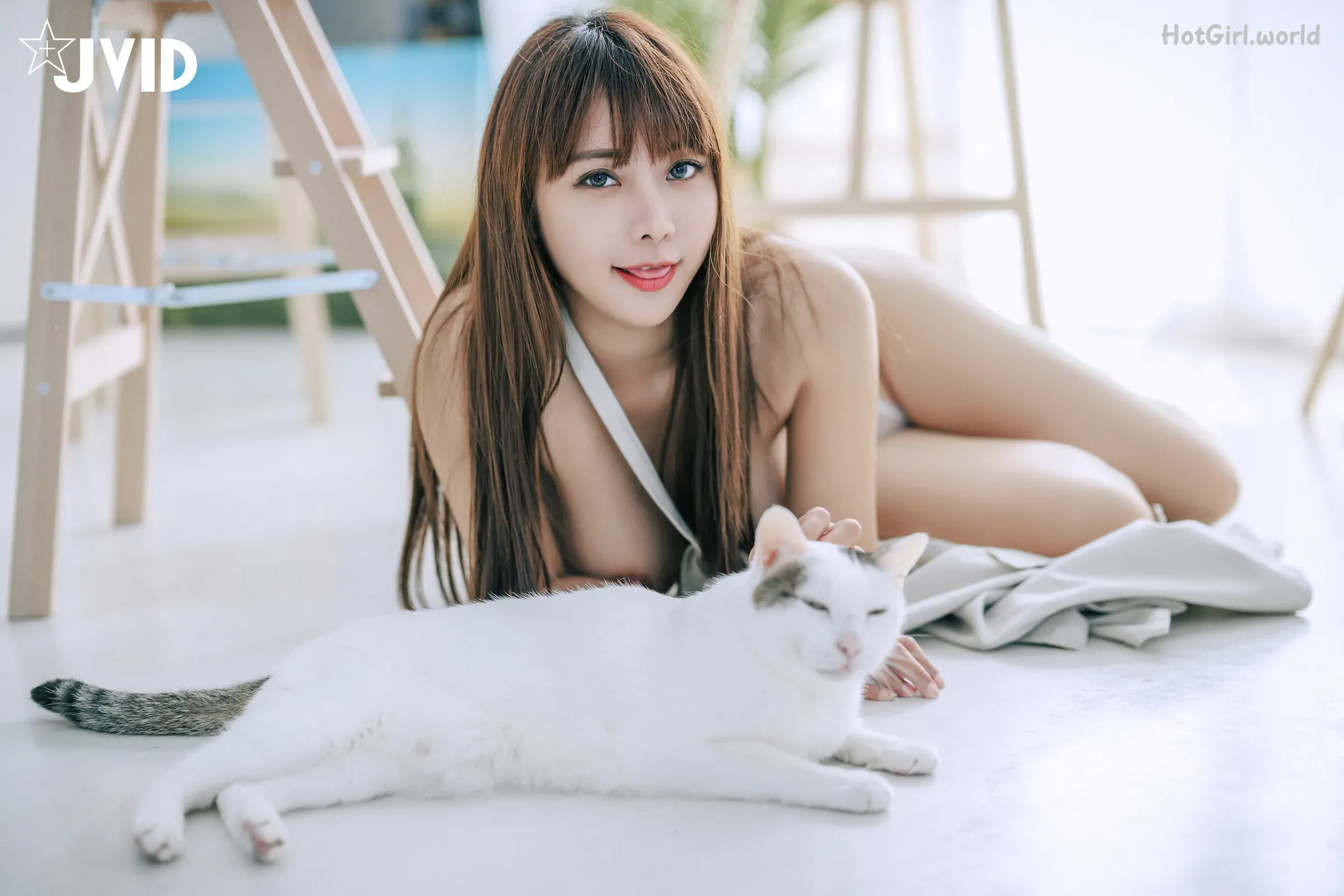 208_hotgirl.world.webp