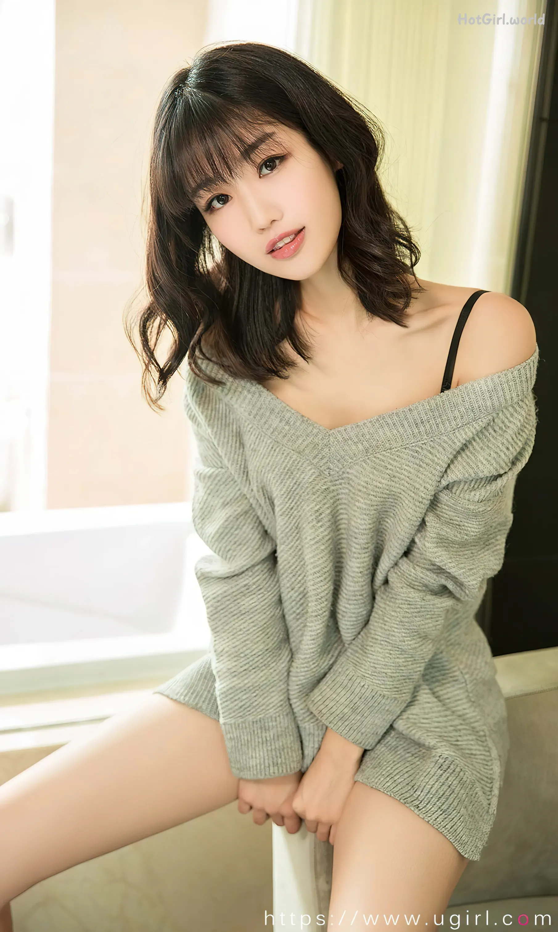 0010_hotgirl.world.webp