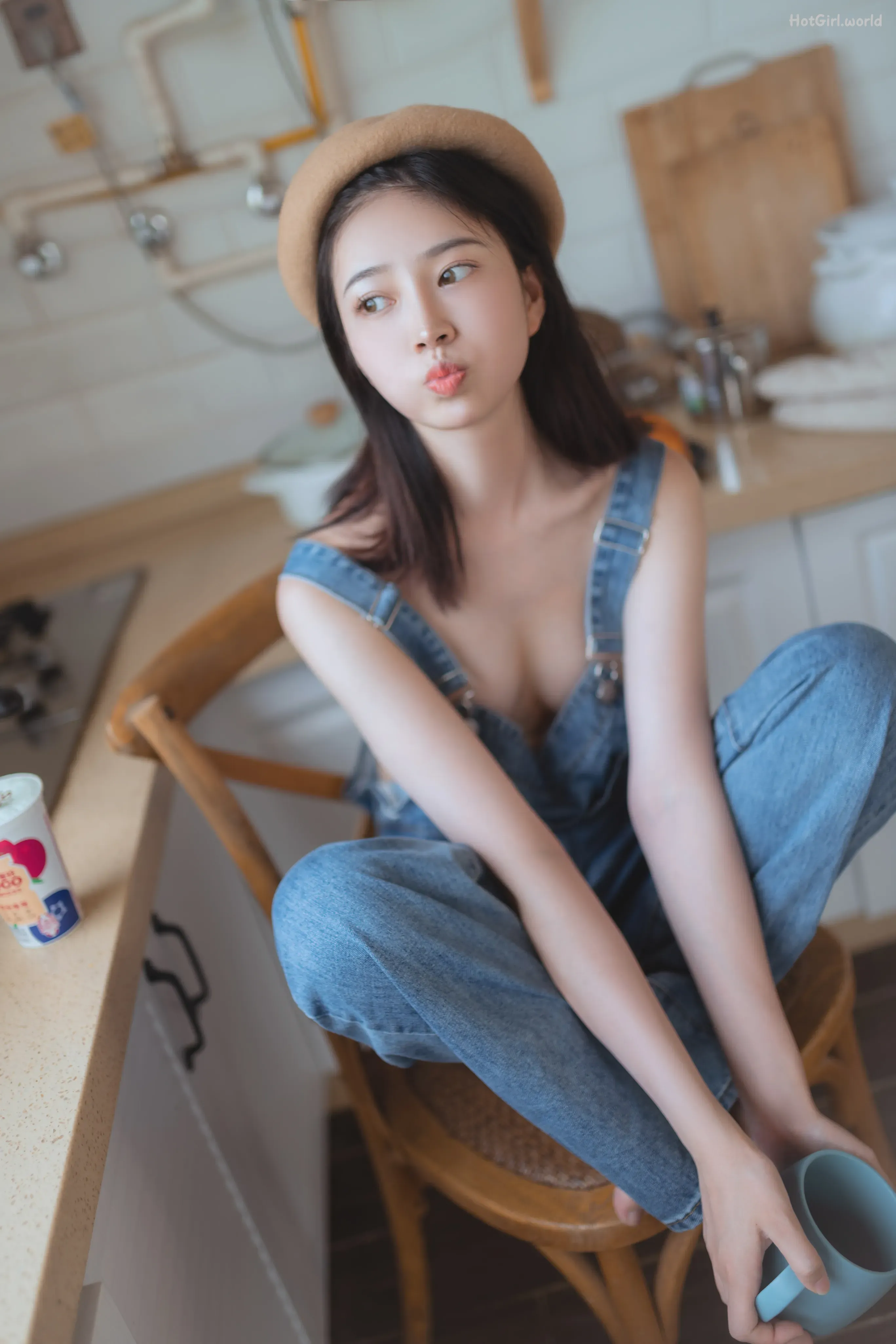 Coser-年年-Nnian-背带裤(24 photos + 8 uncensored photos)