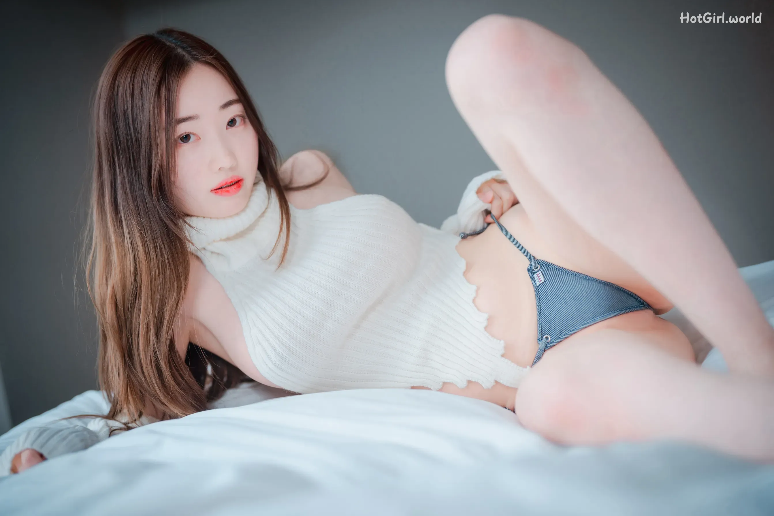 DJAWA-Photo-Kim-Ji-won-Knit-and-Denim-hotgirl.world-075.webp