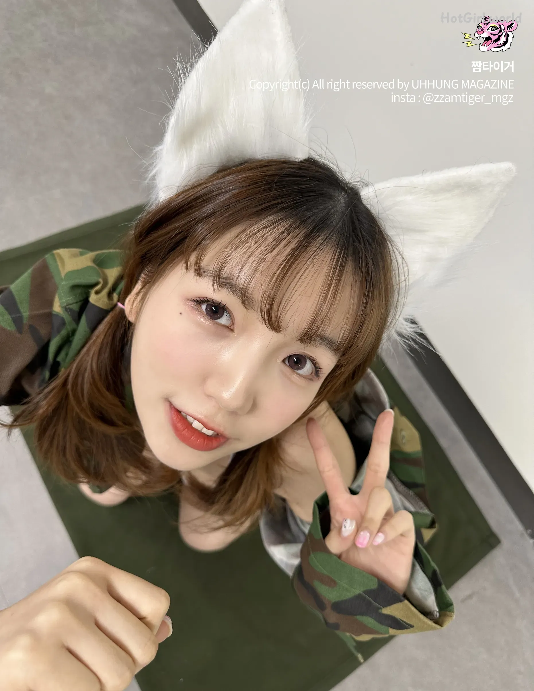 UHHUNG-MAGAZINE-Yoonbly-Vol.4-Milltary-hotgirl.world-177.webp