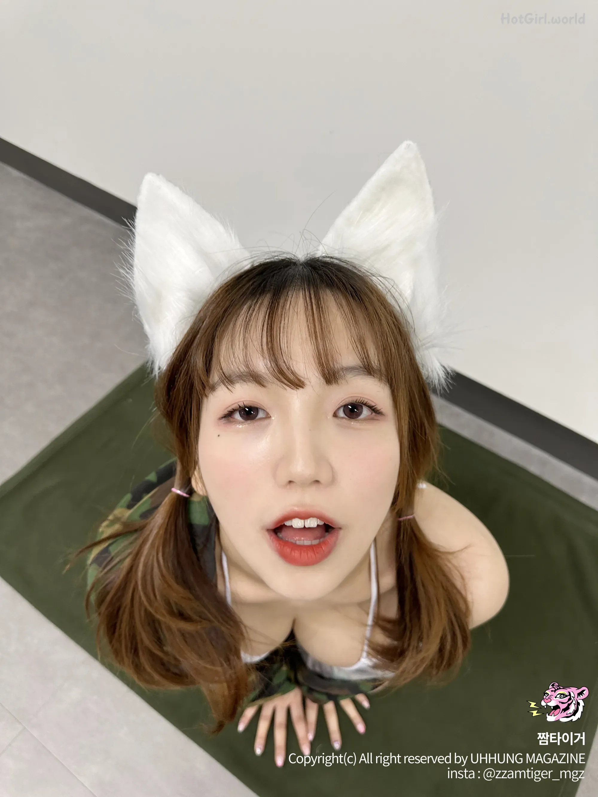 UHHUNG-MAGAZINE-Yoonbly-Vol.4-Milltary-hotgirl.world-179.webp