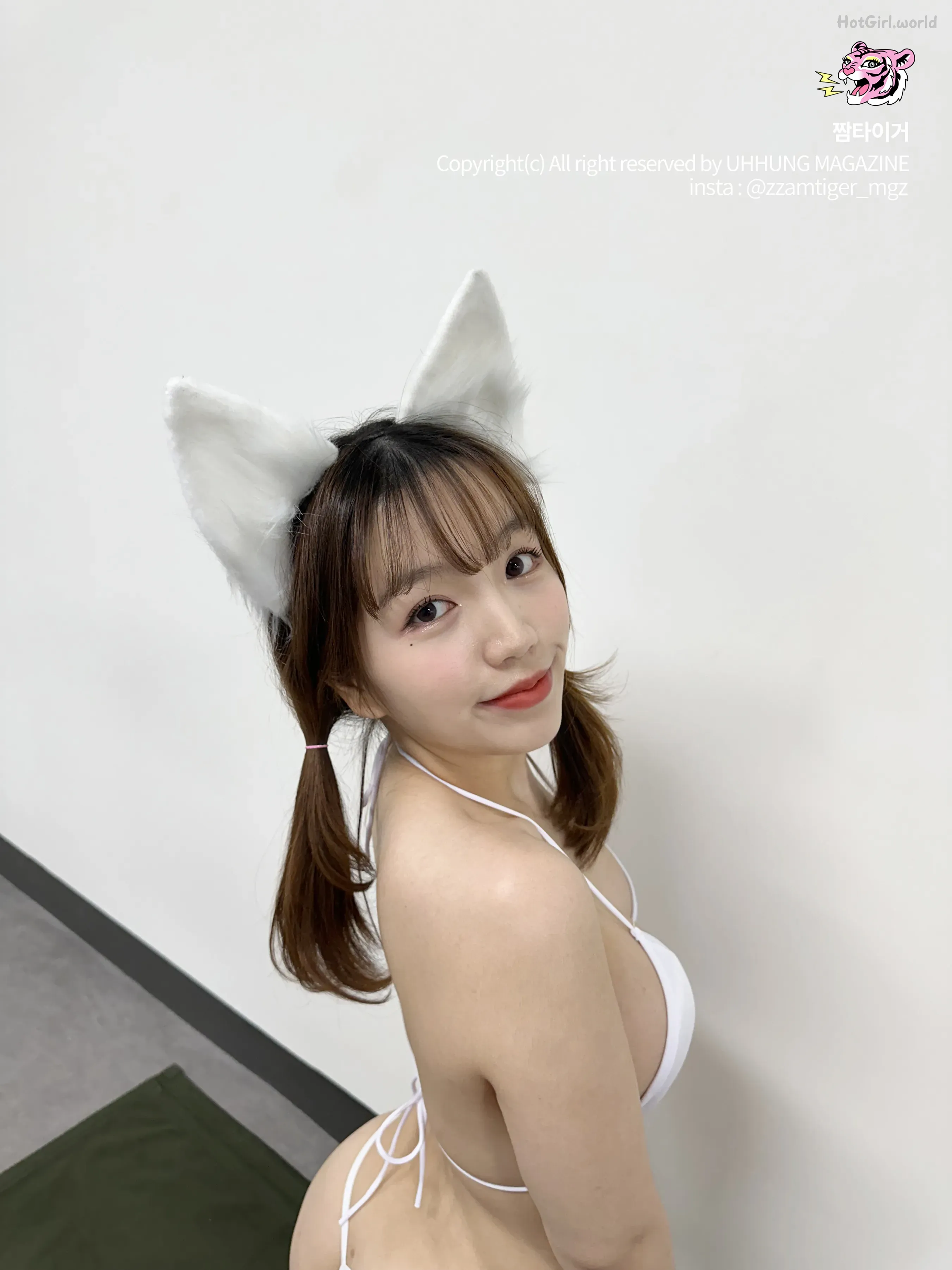 UHHUNG-MAGAZINE-Yoonbly-Vol.4-Milltary-hotgirl.world-210.webp