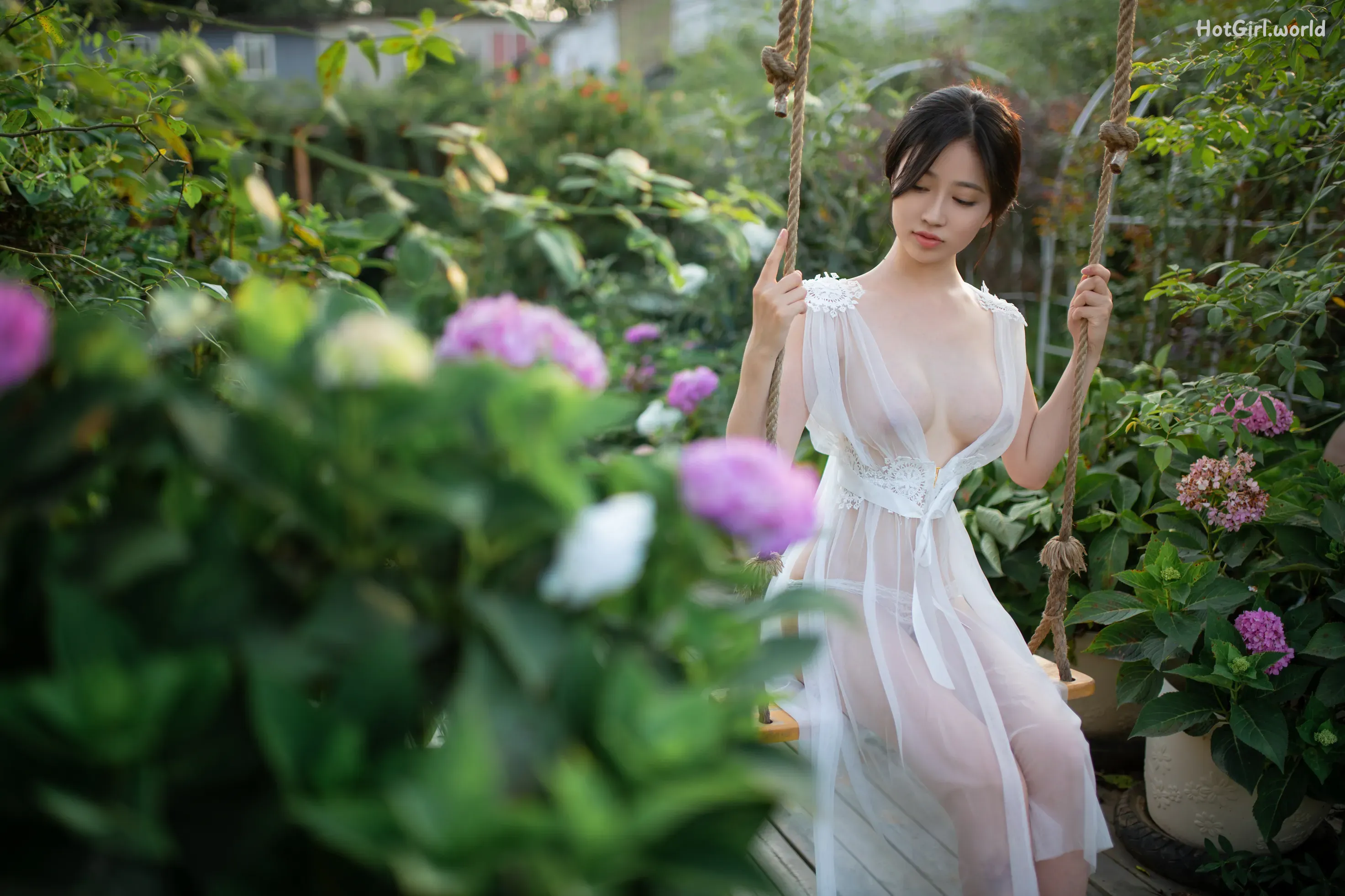 Coser-年年-Nnian-神明之女(25 photos + 15 uncensored photos)