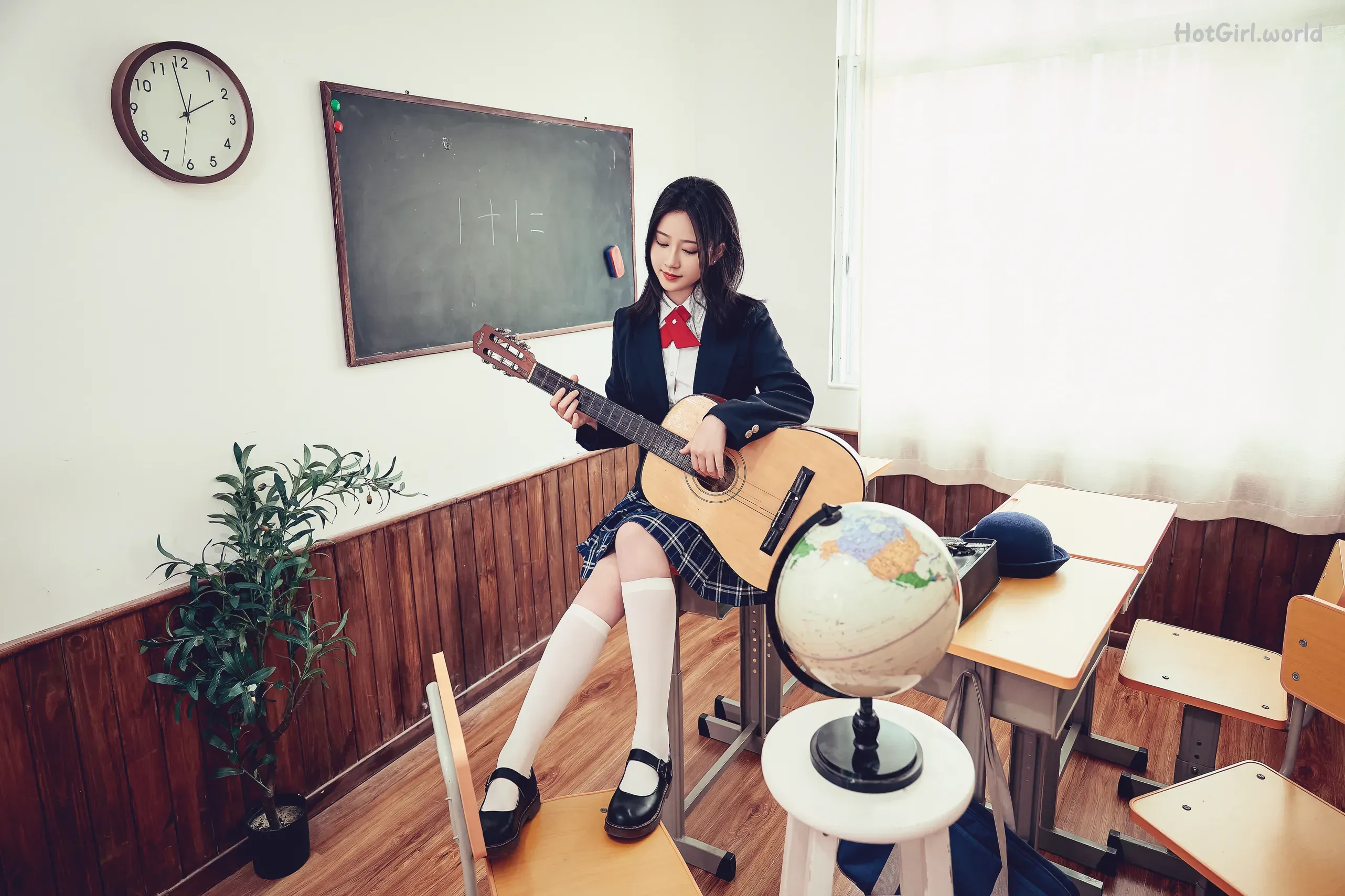 Coser-年年-Nnian-月刊少女(13 photos + 23 uncensored photos)