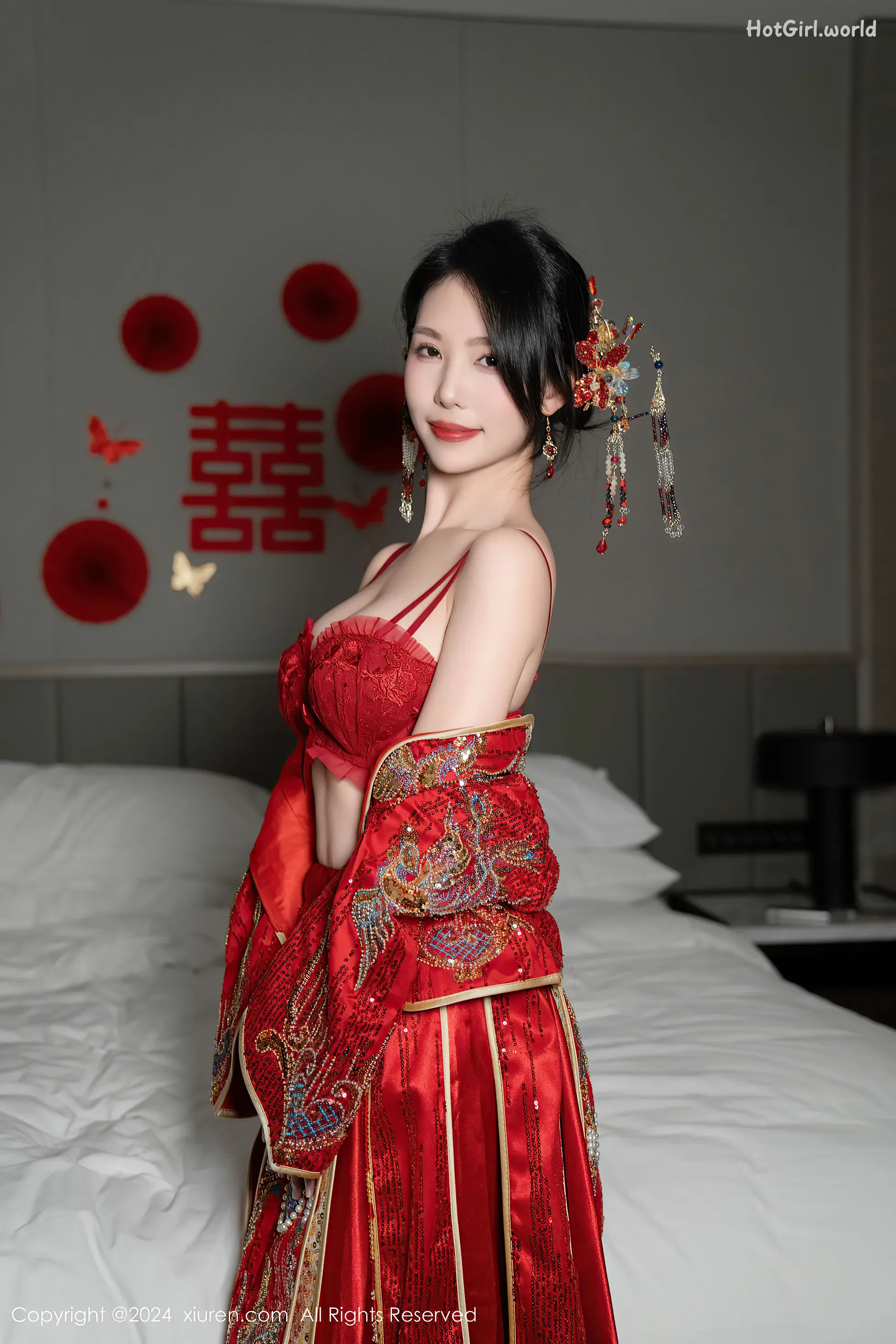 0003_hotgirl.world.webp