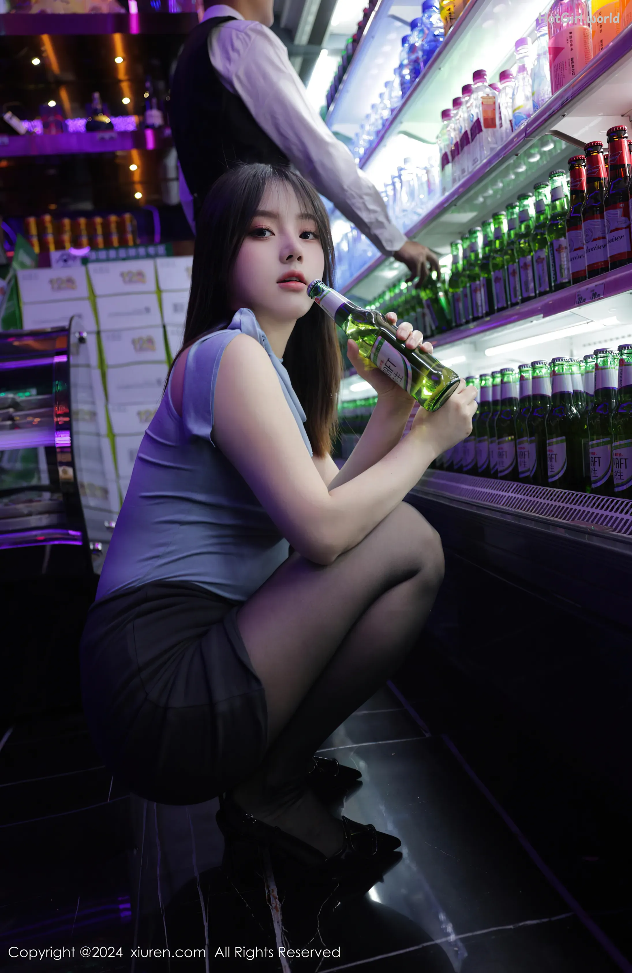 0003_hotgirl.world.webp