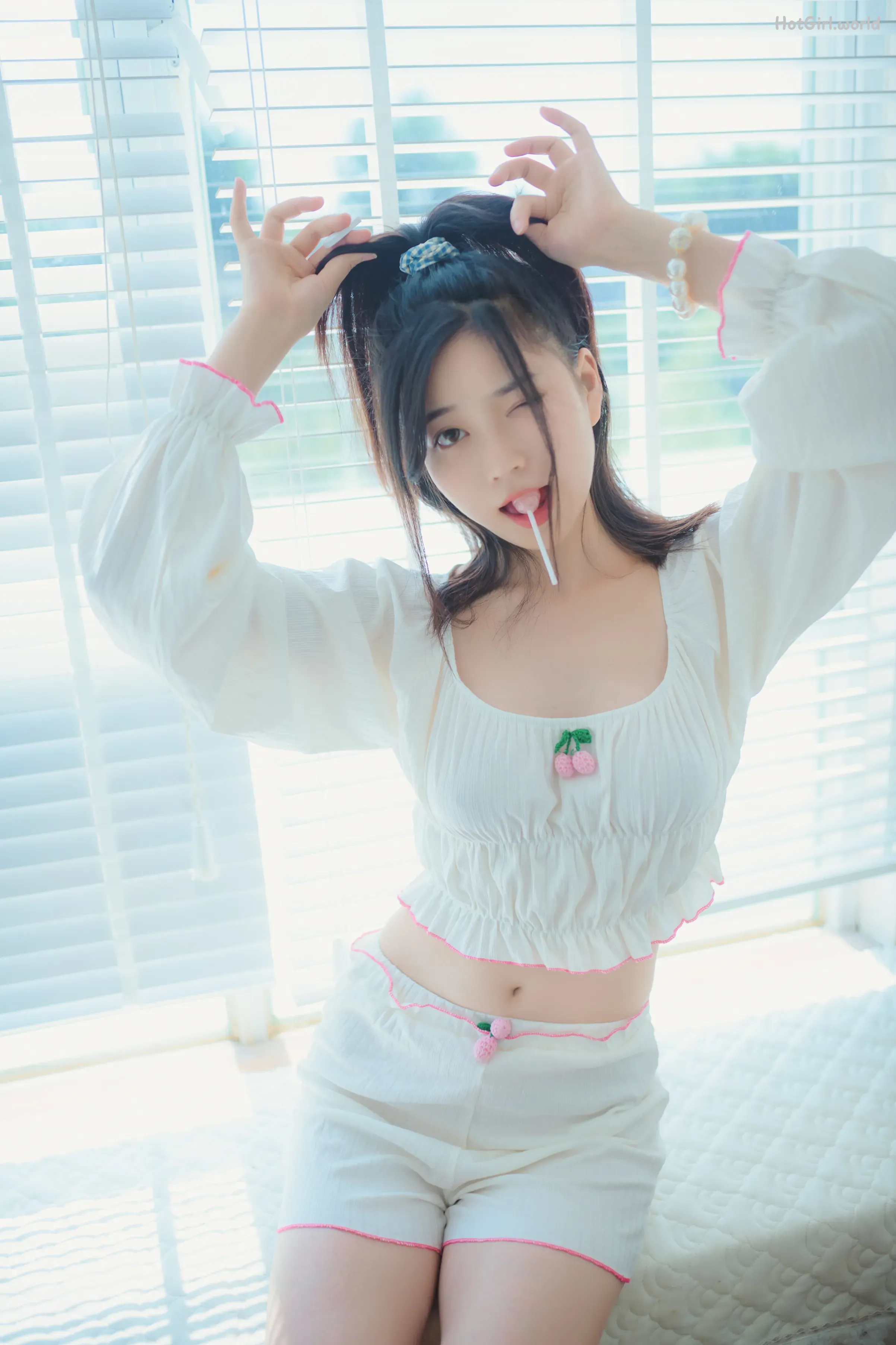 Coser-Nnian-hotgirl.world-007.webp