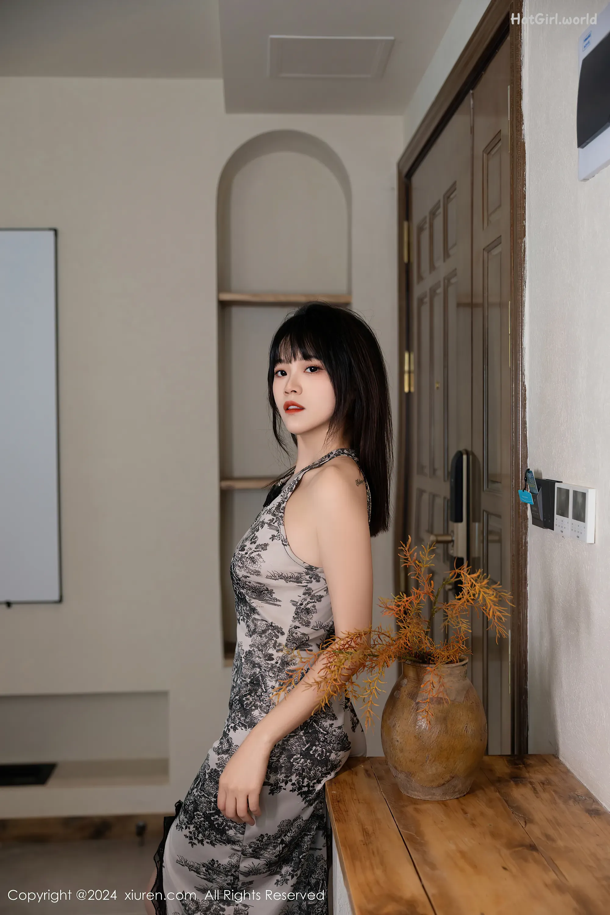0006_hotgirl.world.webp