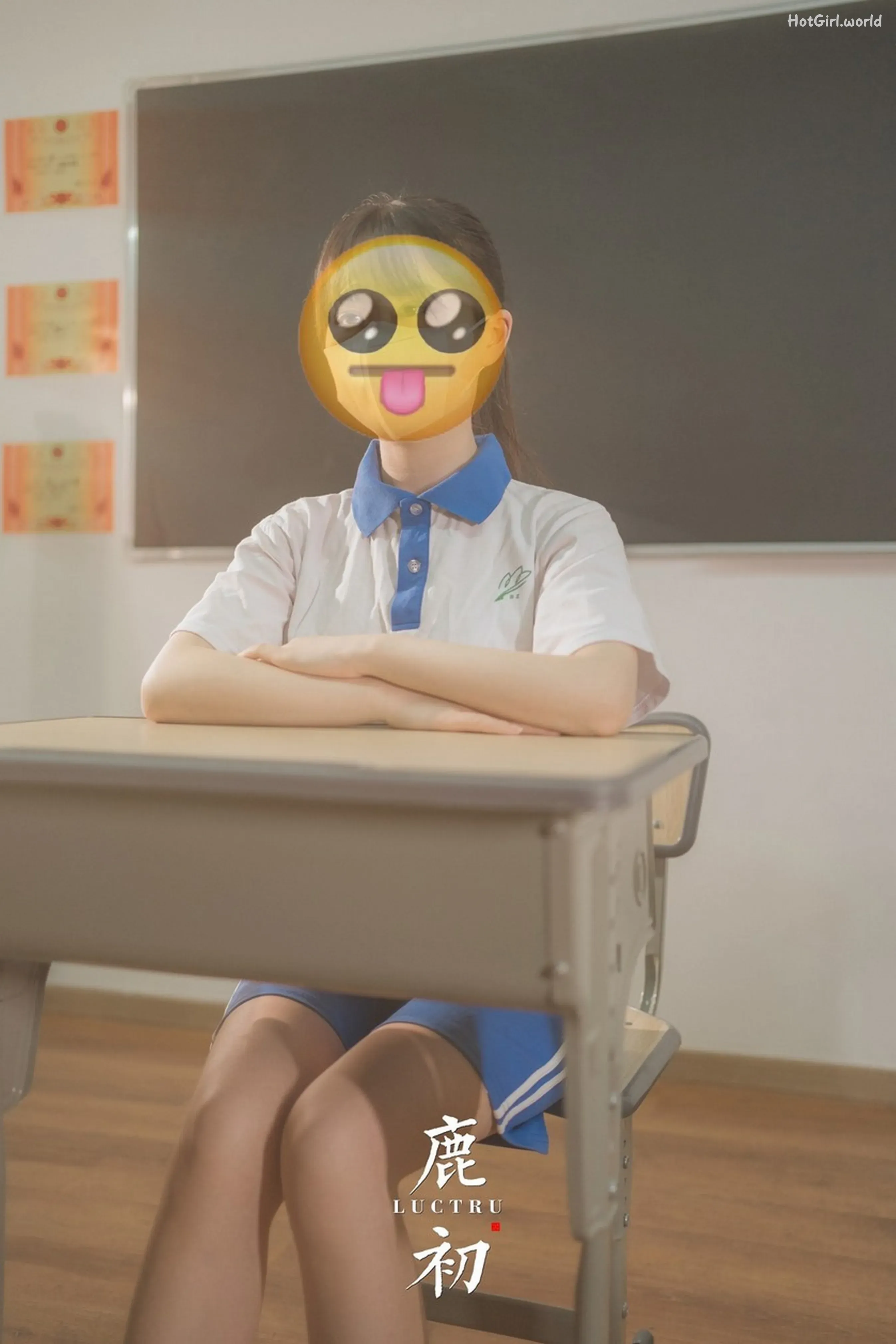 Coser-鹿初-教室(76 photos + 35 uncensored photos)