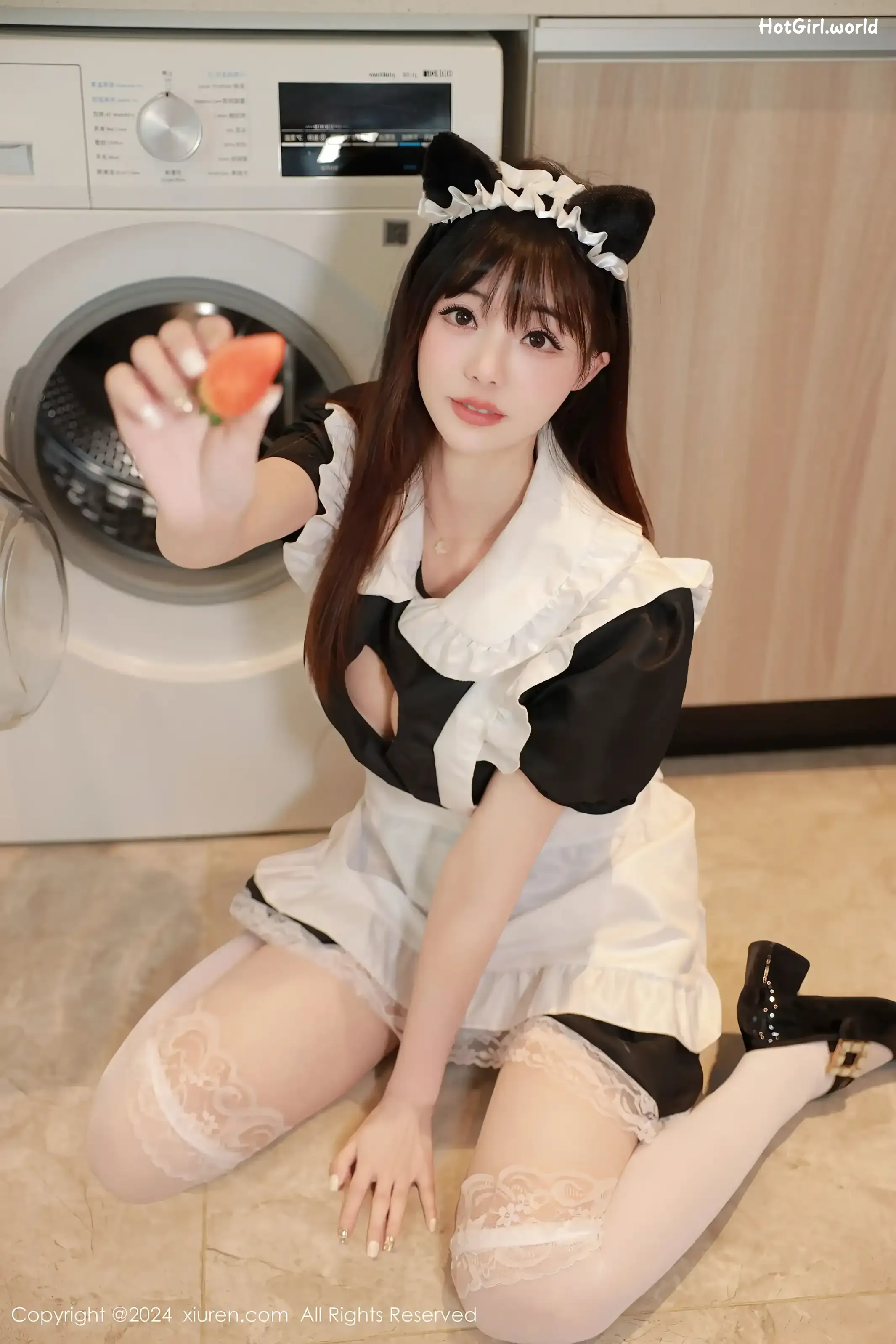 0002_hotgirl.world.webp