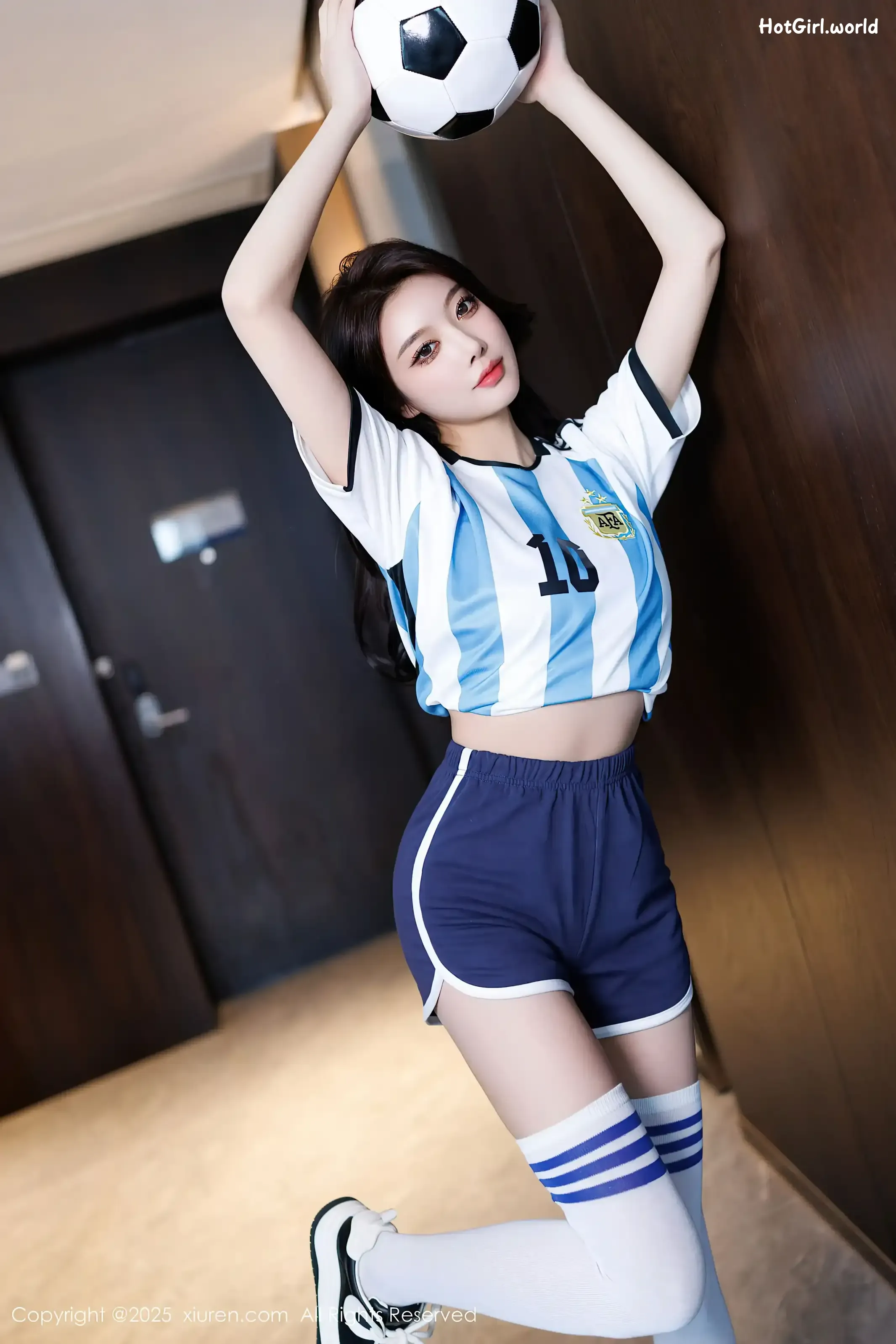 XiuRen-秀人网-No.9706-杨晨晨-Yome-Yang Chen Chen