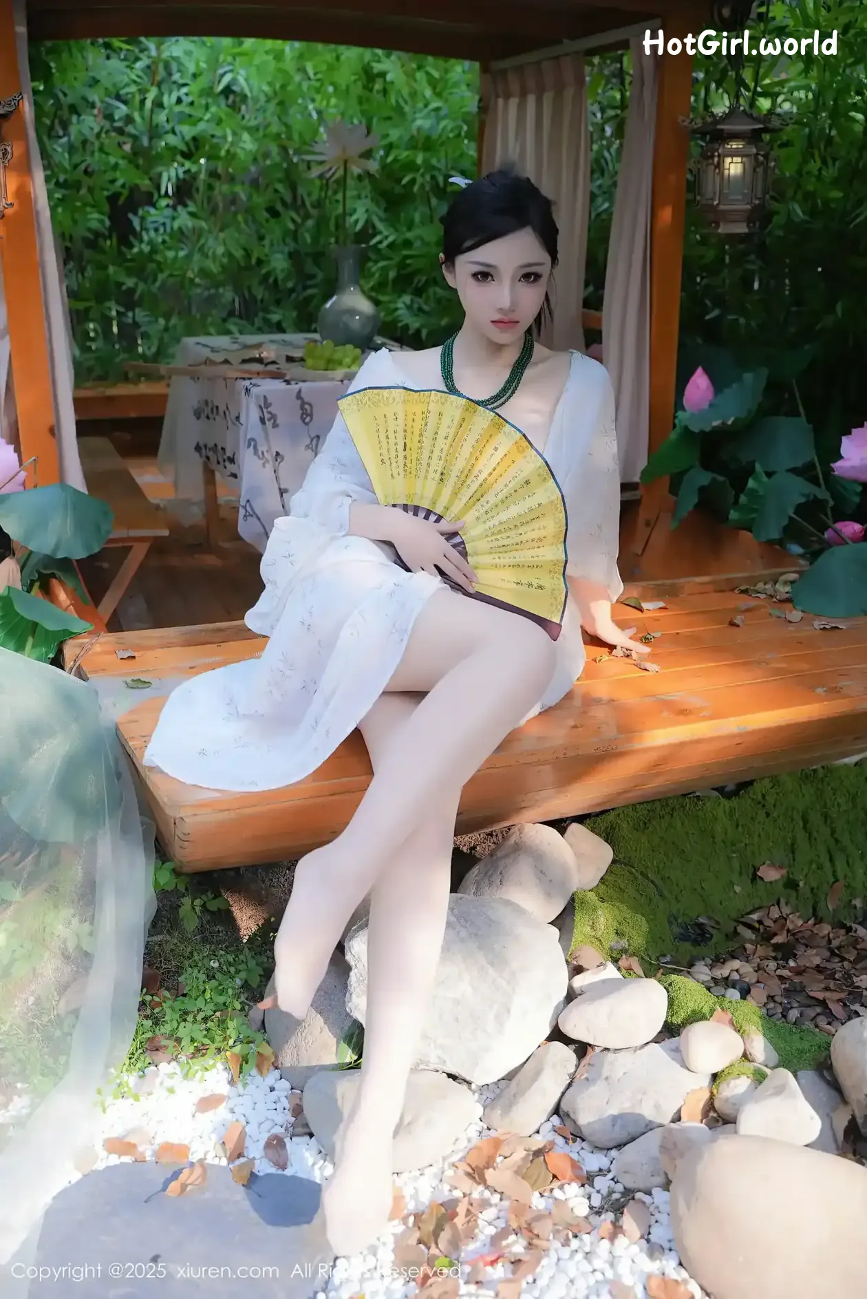 0008_hotgirl.world.webp