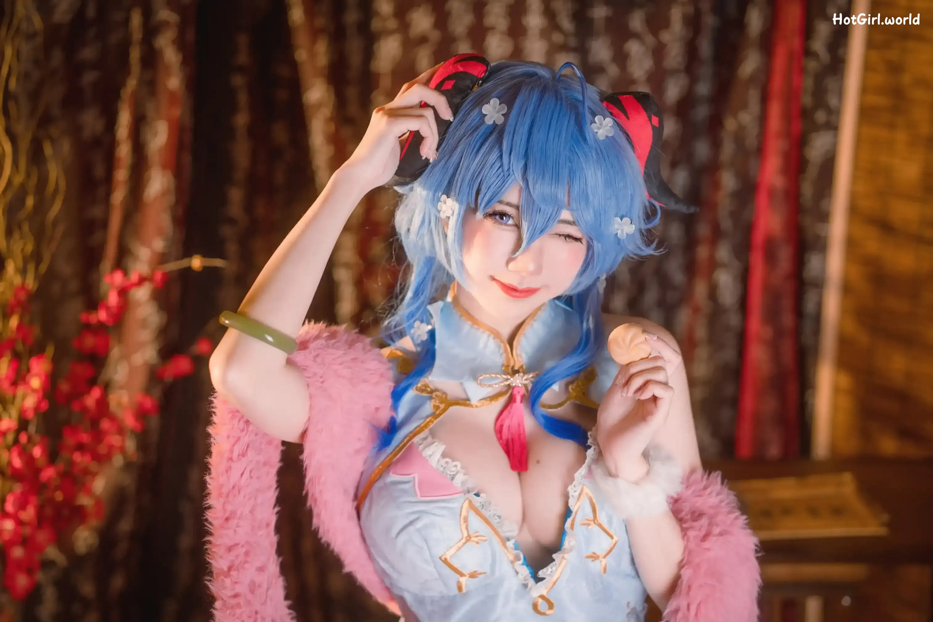 Coser-Sally-Sally-Dorasnow-Ganyu-QiPao-hotgirl.world-003.webp