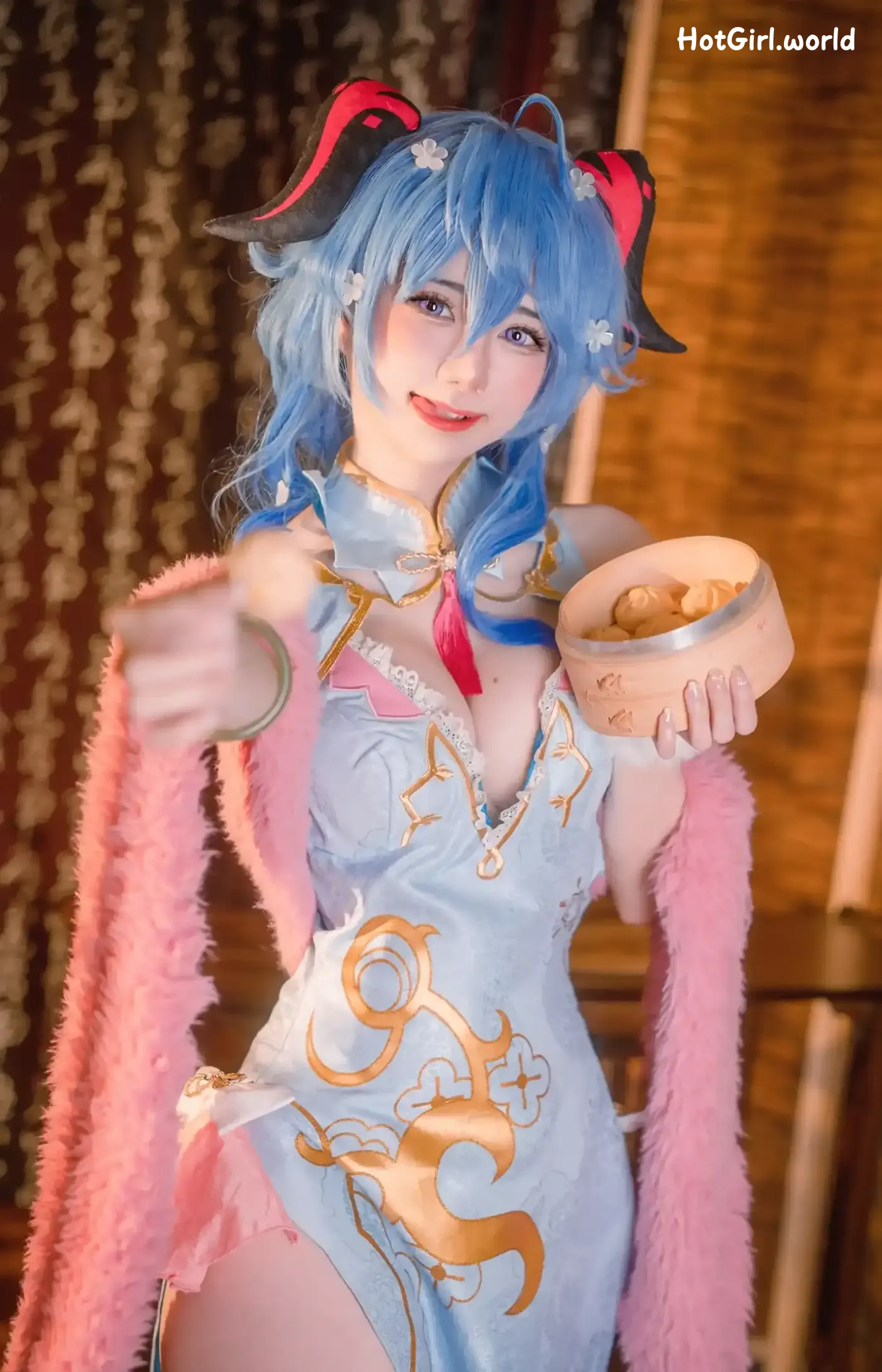 Coser-Sally-Sally-Dorasnow-Ganyu-QiPao-hotgirl.world-004.webp